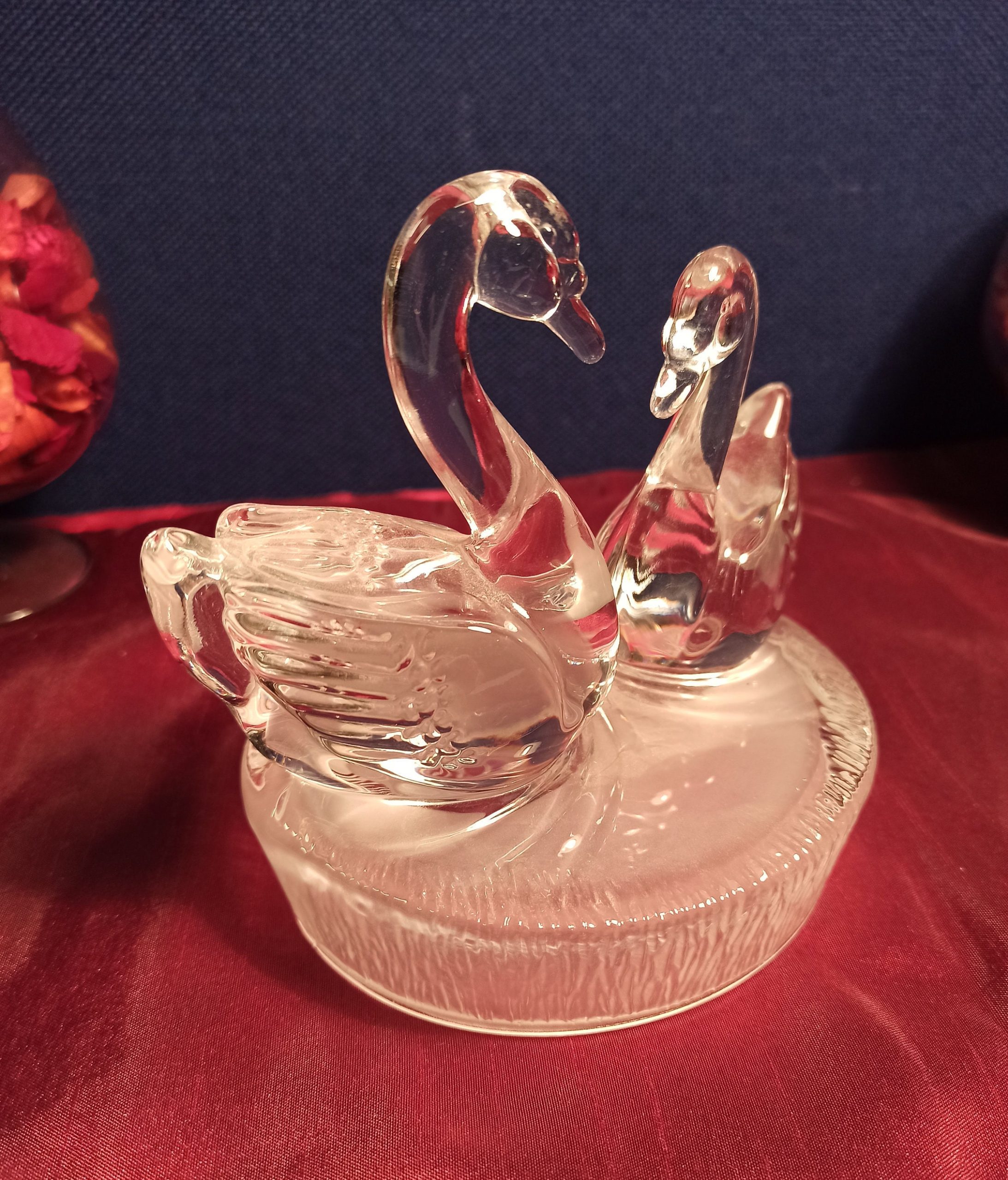 Royal Crystal Rock Swans - Italian- Excellent Condition - 24% Lead Crystal. - Image 3