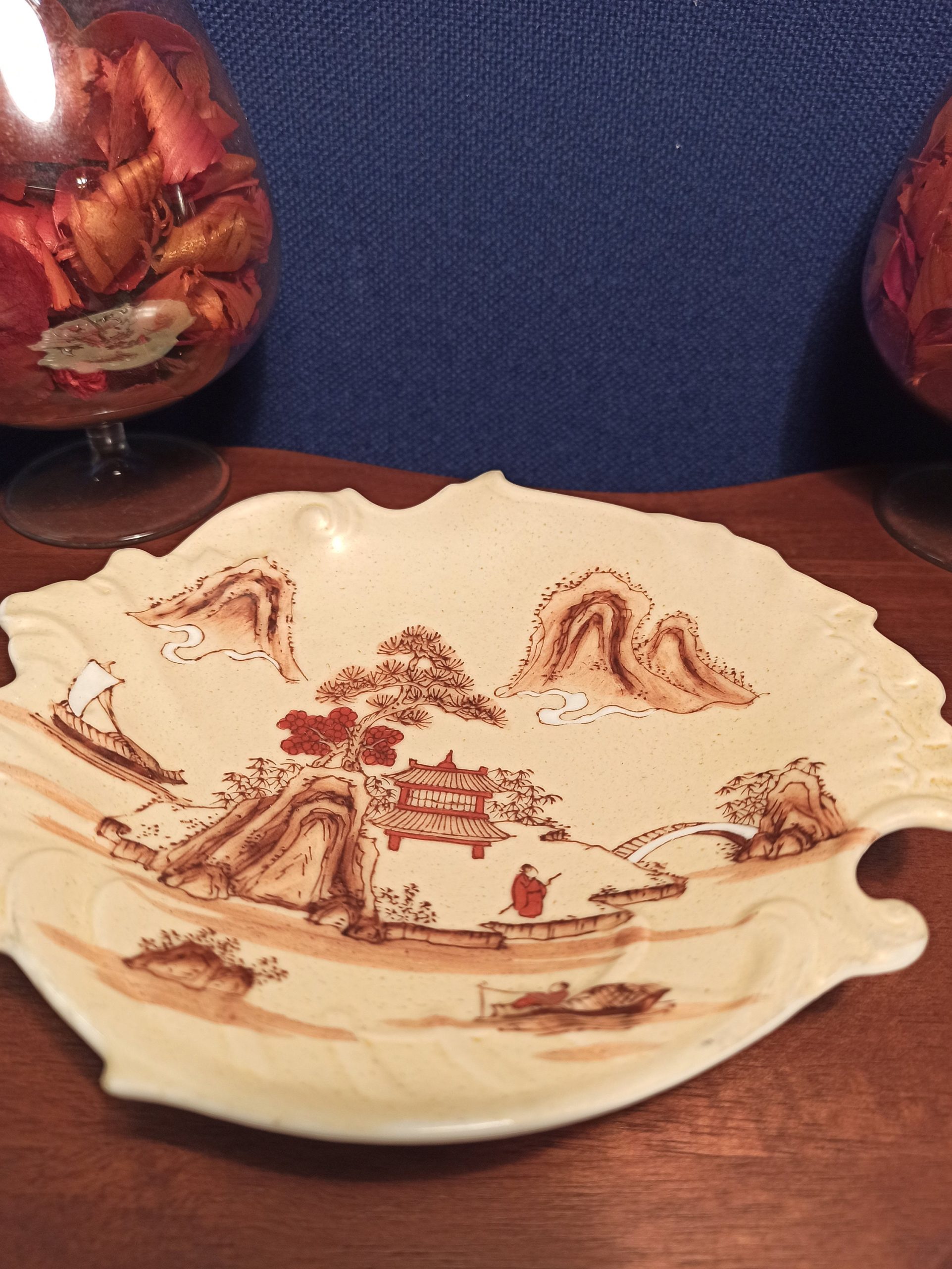 Vintage Ornate Decorative Chinese Plate. Overjoy, Hand Painted. Very Good Condition. - Image 9