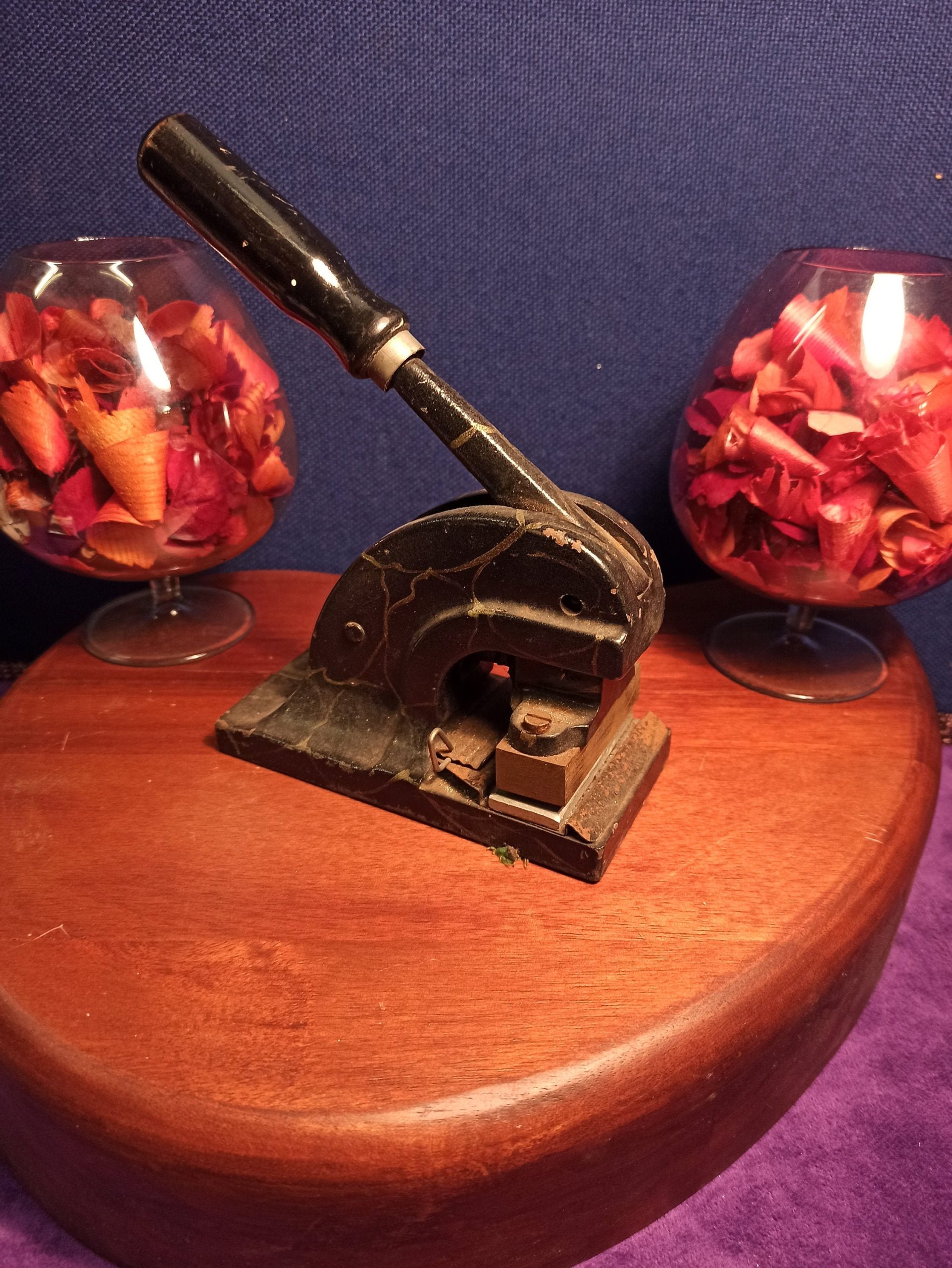 Vintage Seal / Embosser From Holdeness House. Very Good Condition For Age.