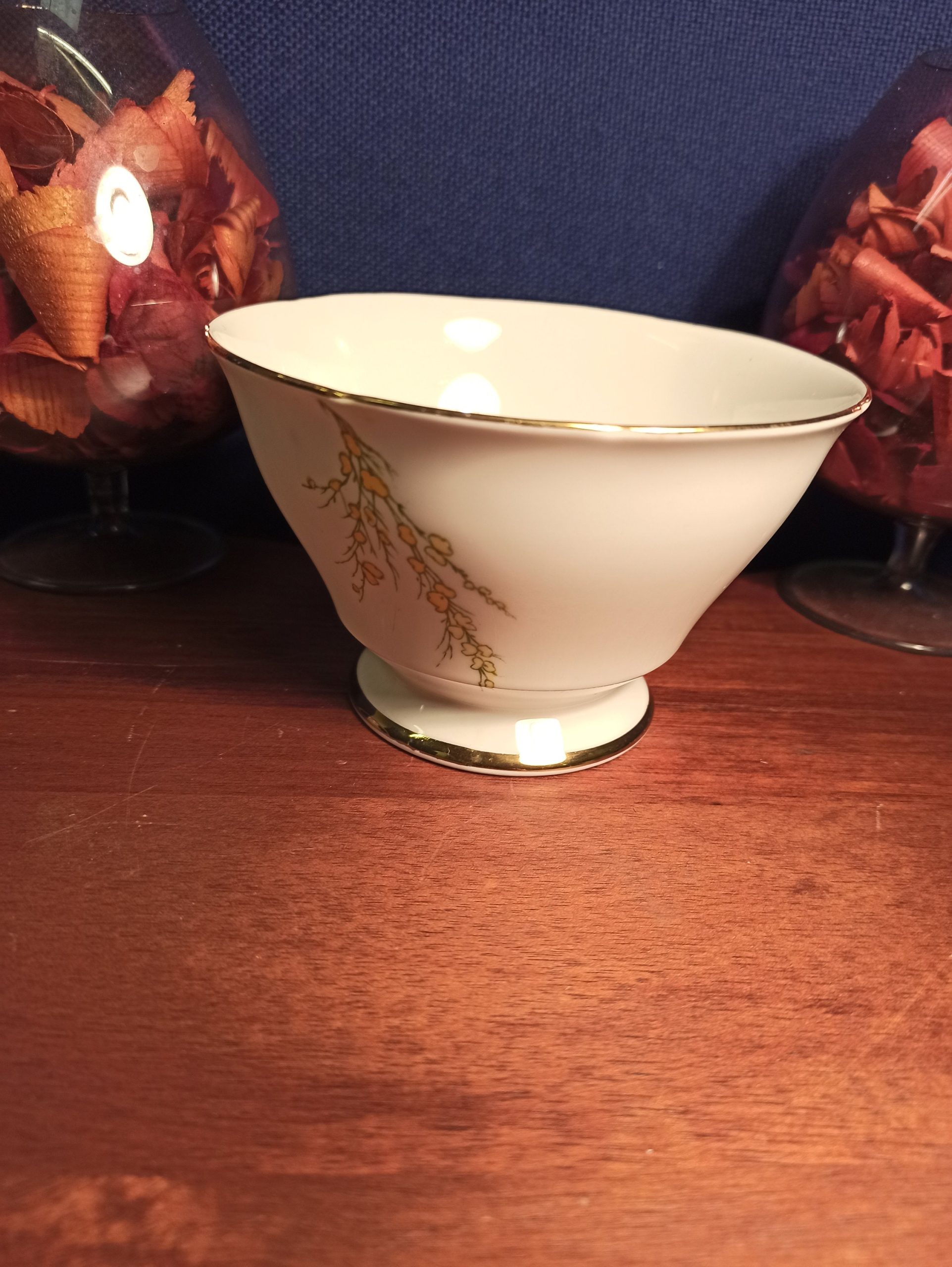 Royal Staffordshire 1950s Hand Painted Sugar Bowl From The Broome Collection. Bone China. Excellent Condition. - Image 3