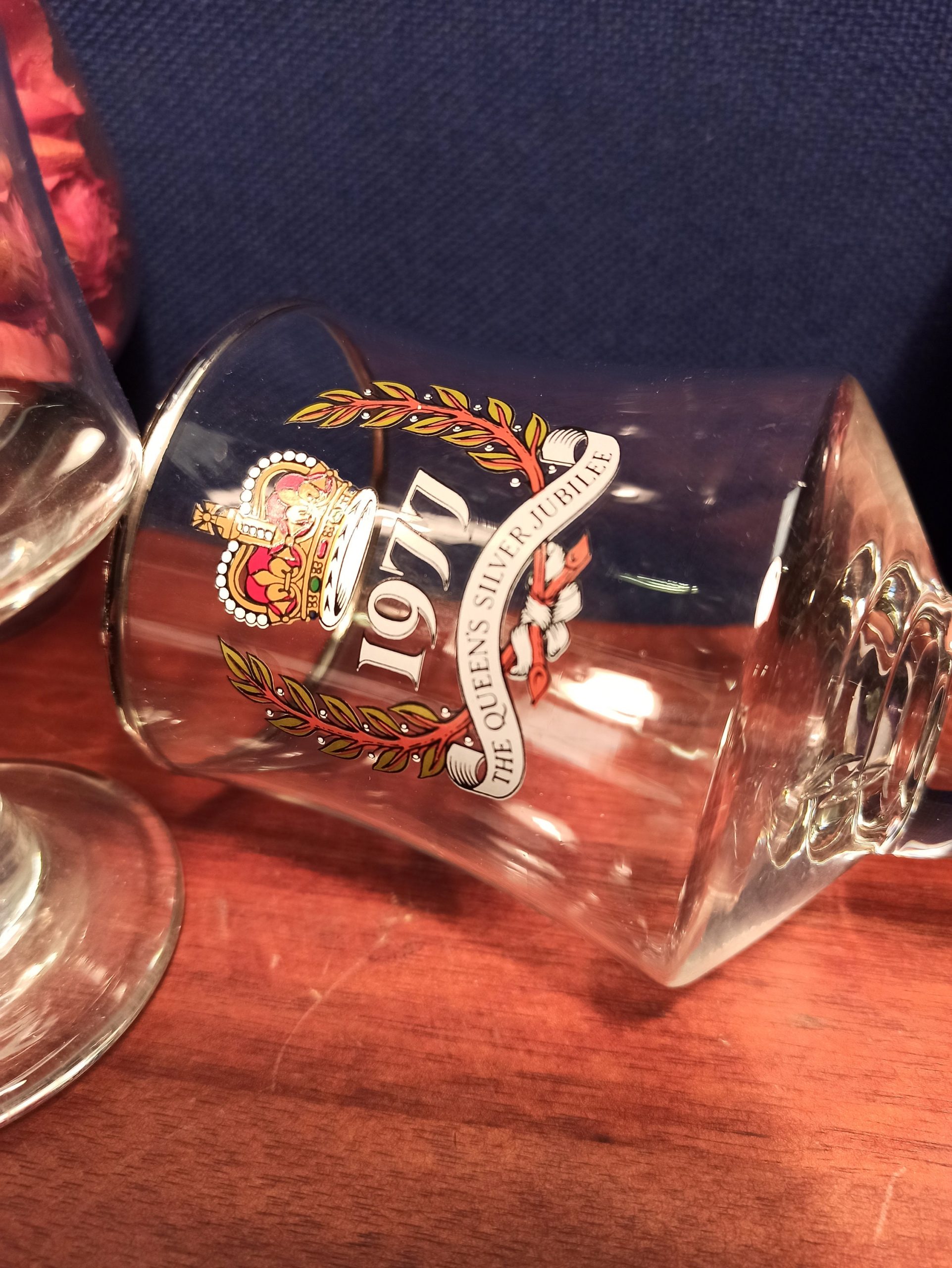 Pair of Silver Jubilee Glasses. (1977). Excellent Condition. - Image 4