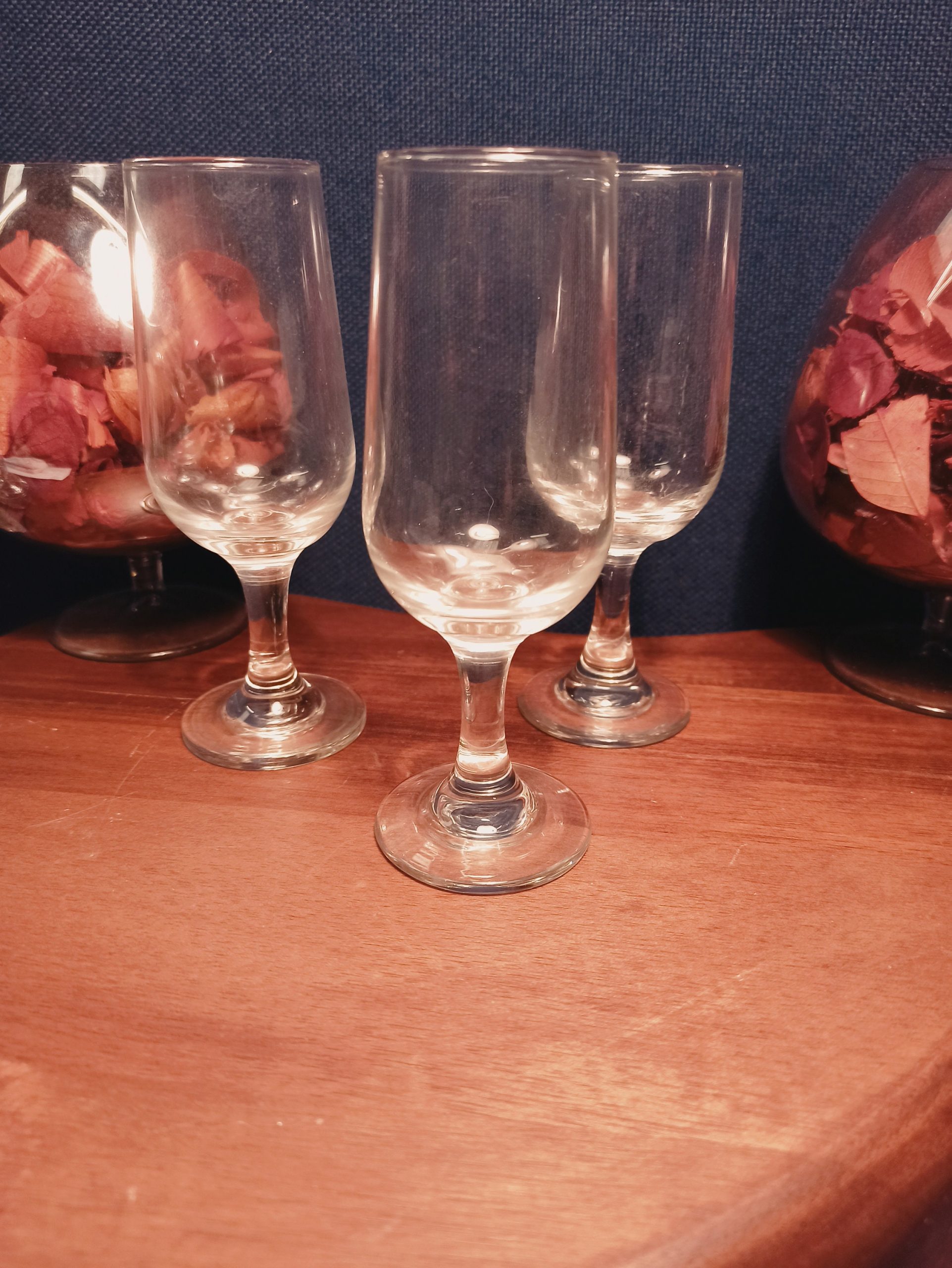 Set of Three Vintage Sherry / Liqueur Glasses. Good Condition. - Image 2