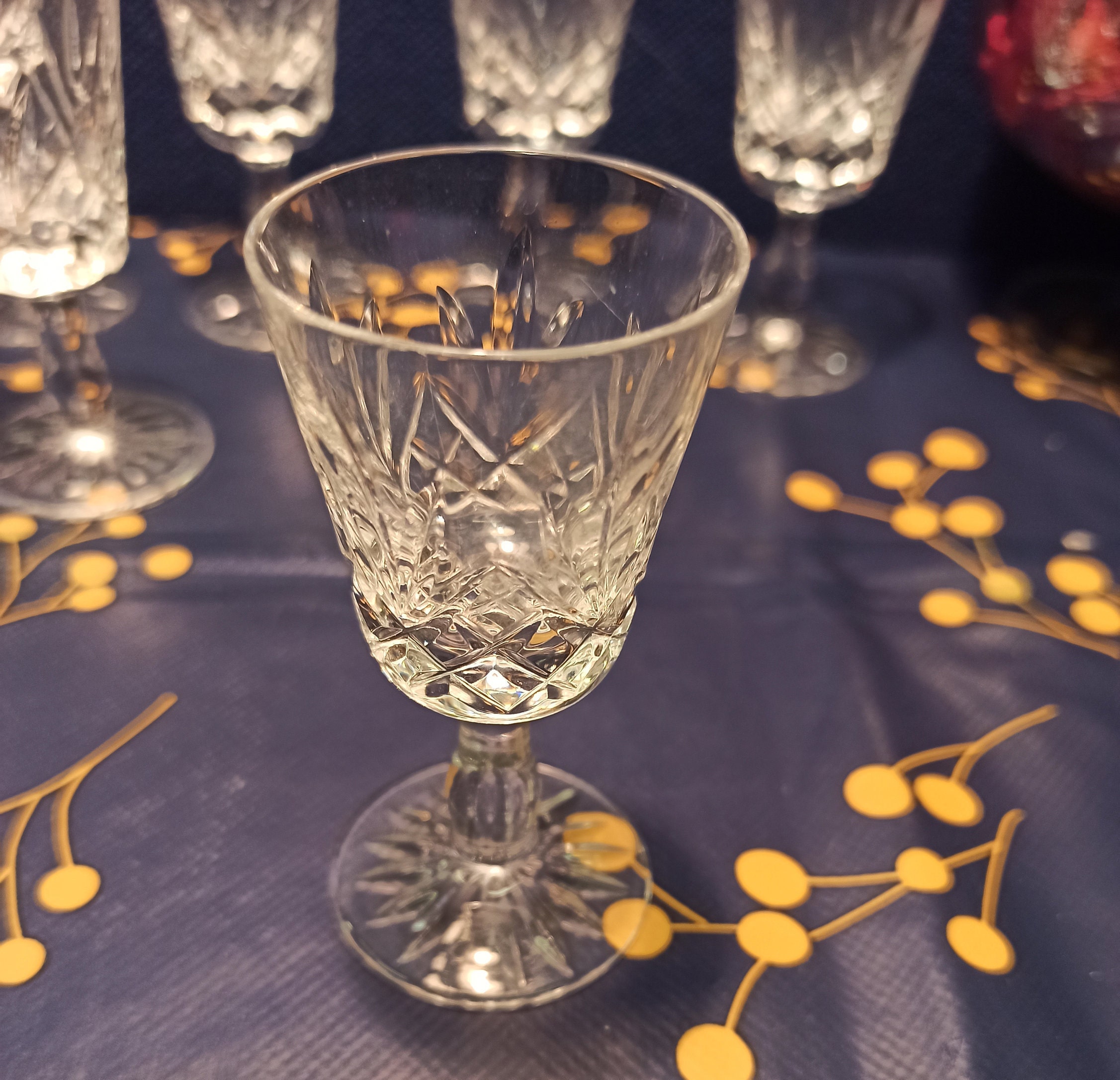 Set of 6 Liqueur Cordial Stem Glasses. Star Cut Base Design. Excellent Condition. - Image 3