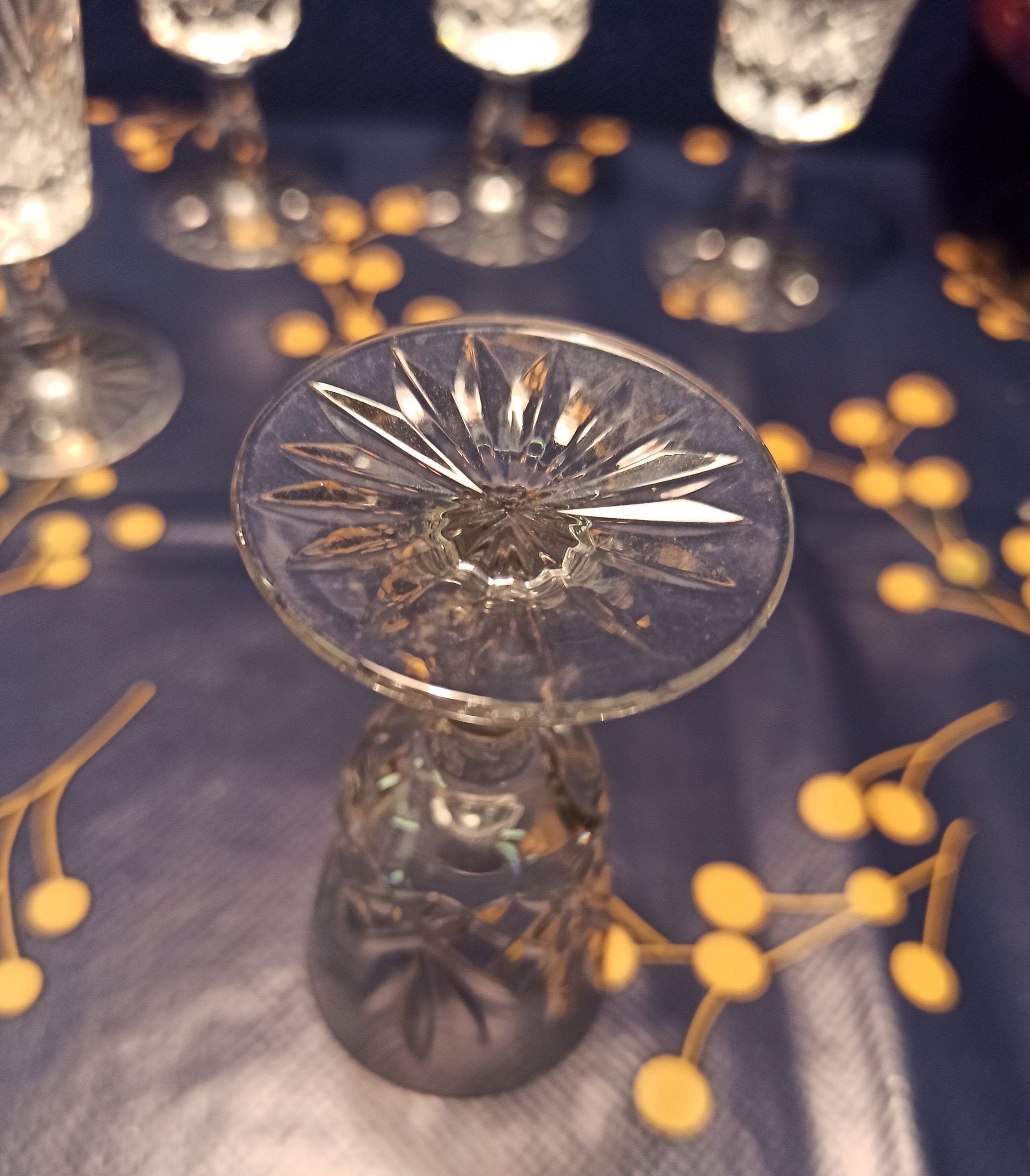 Set of 6 Liqueur Cordial Stem Glasses. Star Cut Base Design. Excellent Condition. - Image 4