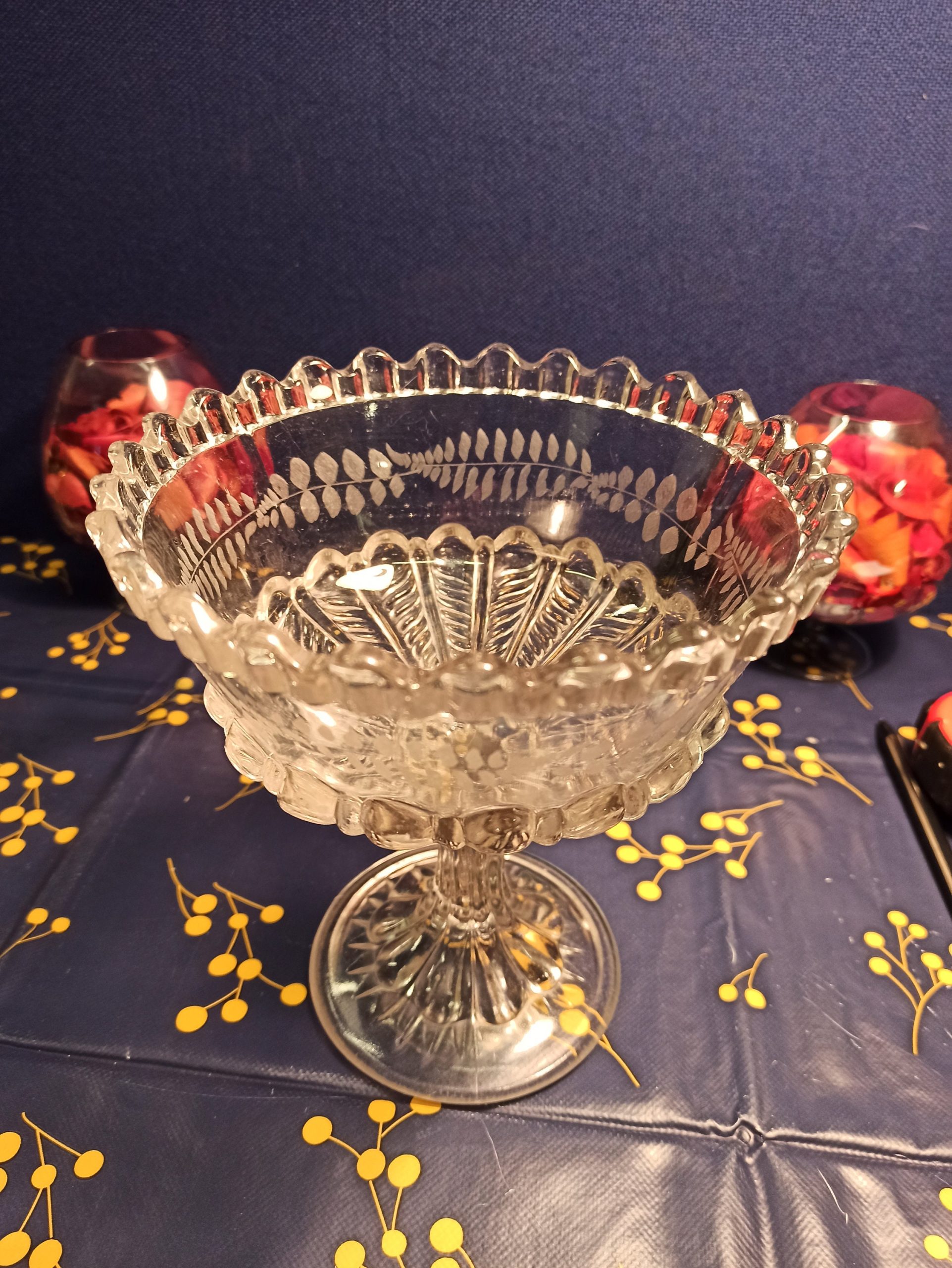 19th Century Pedestal Fruit Bowl. Very Good condition. - Image 3