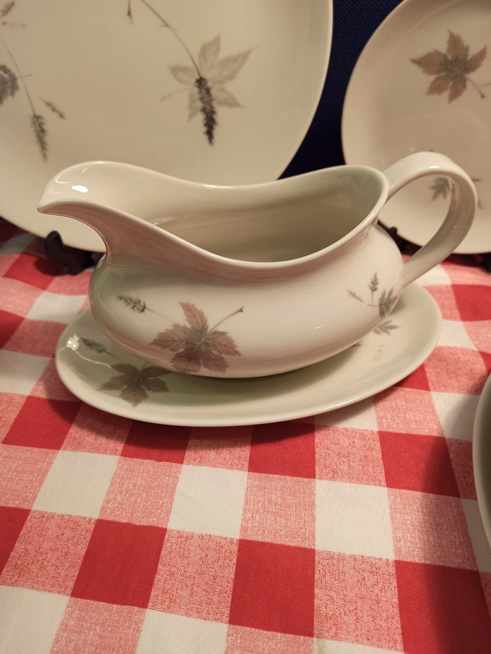 Royal Doulton Dinner Set. Tumbling Leaves. Translucent China. Excellent Condition. - Image 6