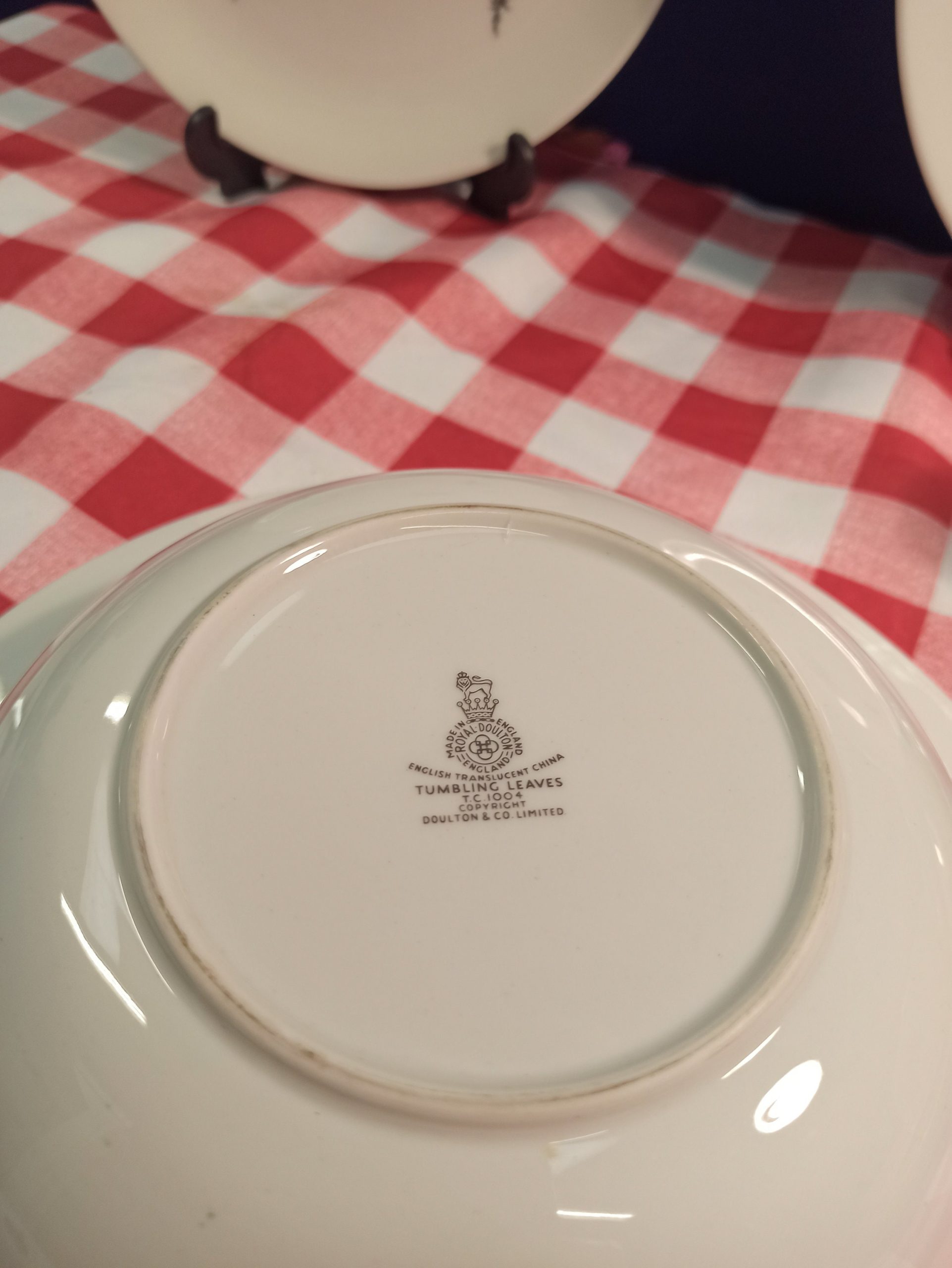 Royal Doulton Dinner Set. Tumbling Leaves. Translucent China. Excellent Condition. - Image 8