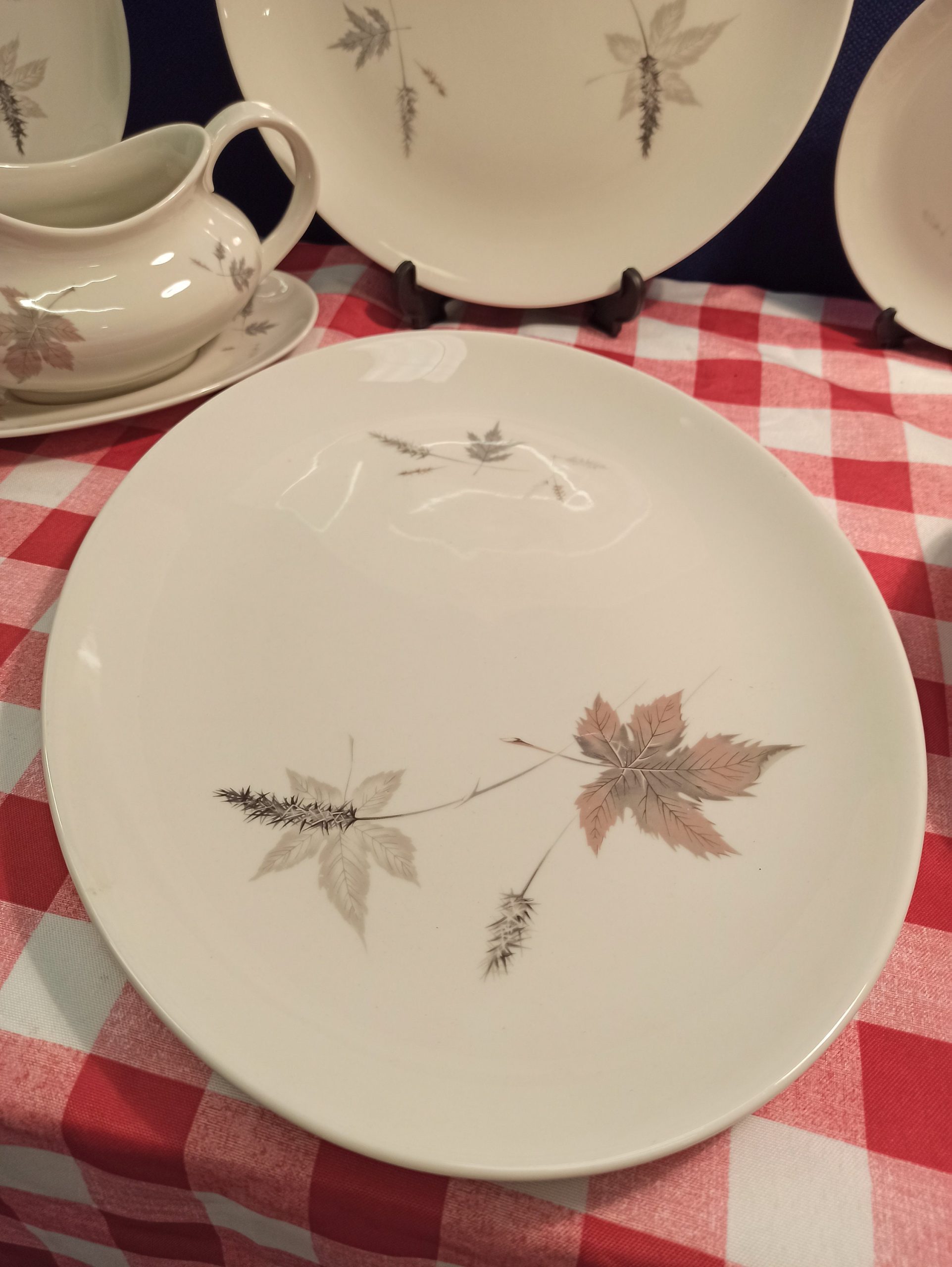 Royal Doulton Dinner Set. Tumbling Leaves. Translucent China. Excellent Condition. - Image 10