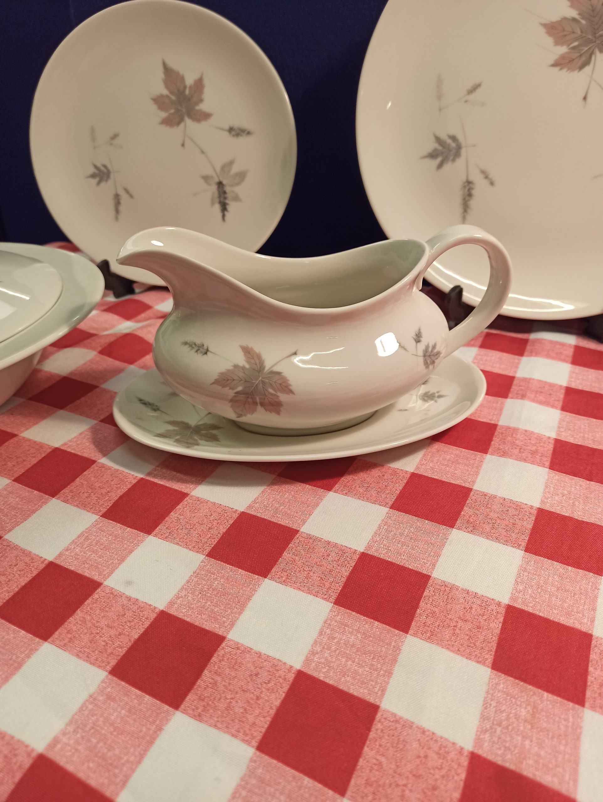 Royal Doulton Dinner Set. Tumbling Leaves. Translucent China. Excellent Condition. - Image 9