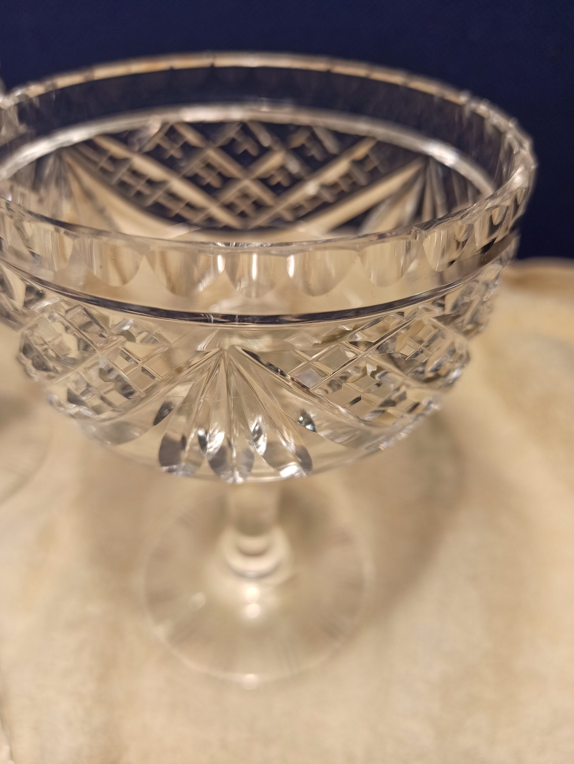 Set of 4 Vintage Glass Crystal Dessert Dishes. Good Condition. - Image 5