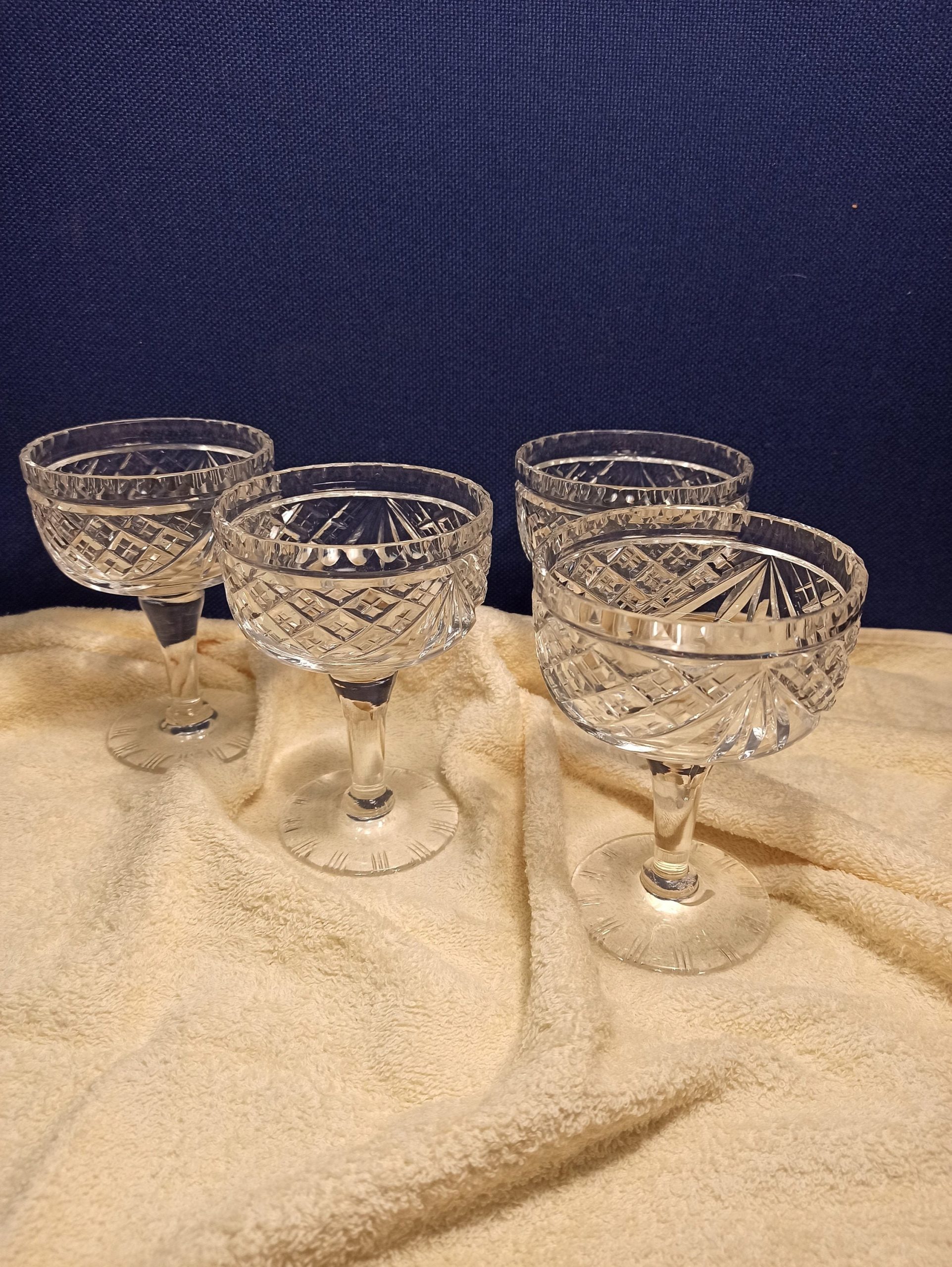 Set of 4 Vintage Glass Crystal Dessert Dishes. Good Condition.