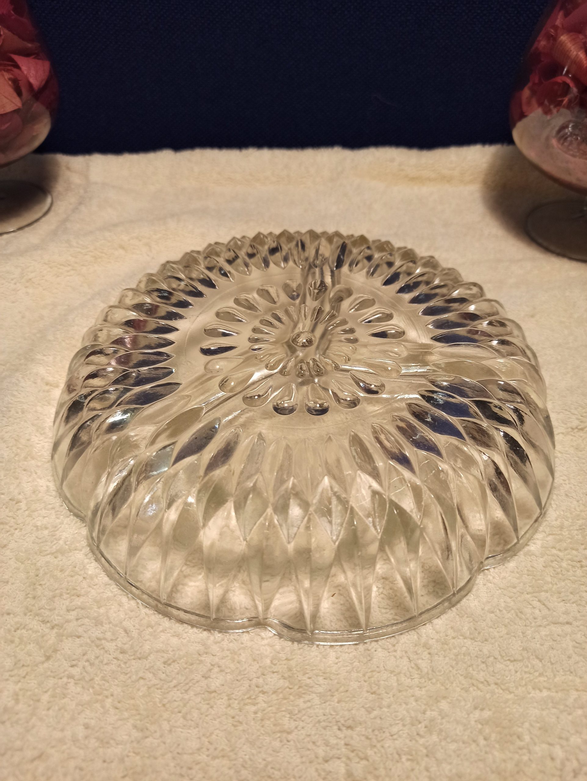 Glass Triple Compartment Serving Dish. Good Condition. - Image 4