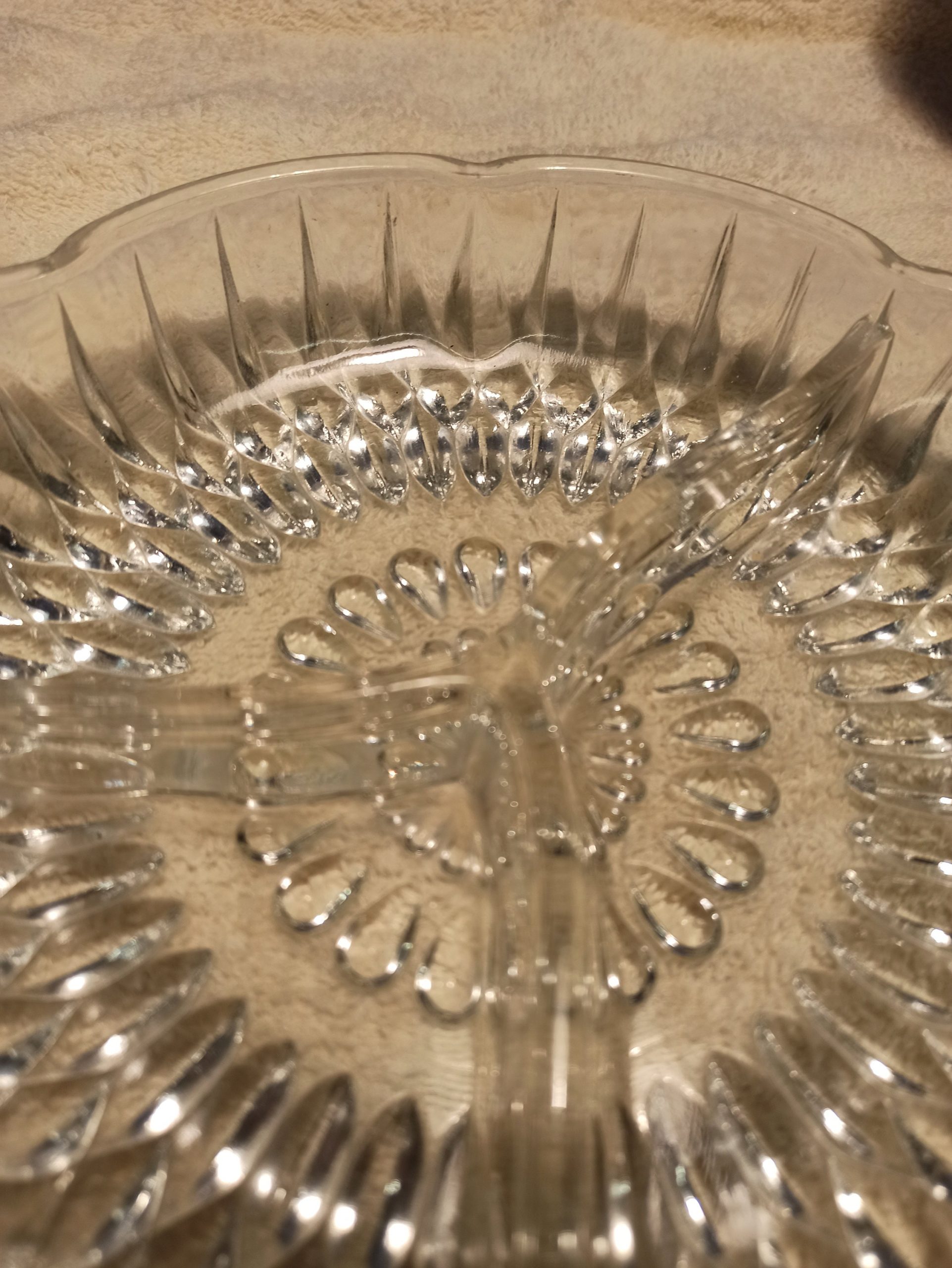 Glass Triple Compartment Serving Dish. Good Condition. - Image 6