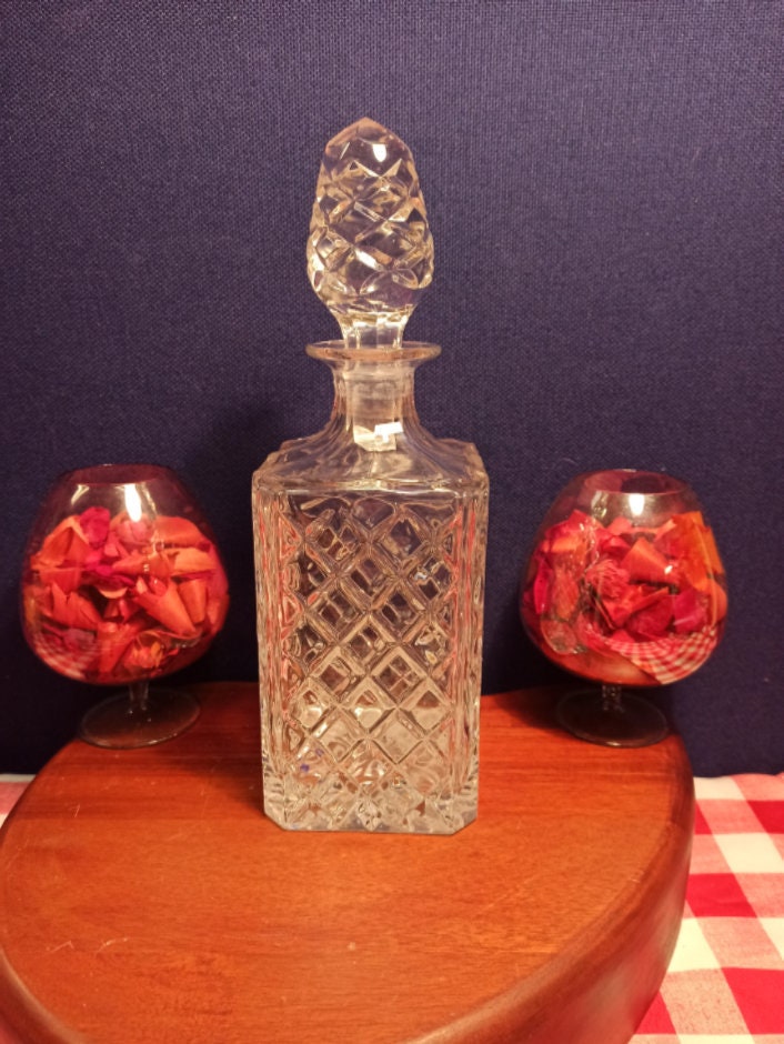 Vintage Square Cut Crystal Whiskey Decanter.