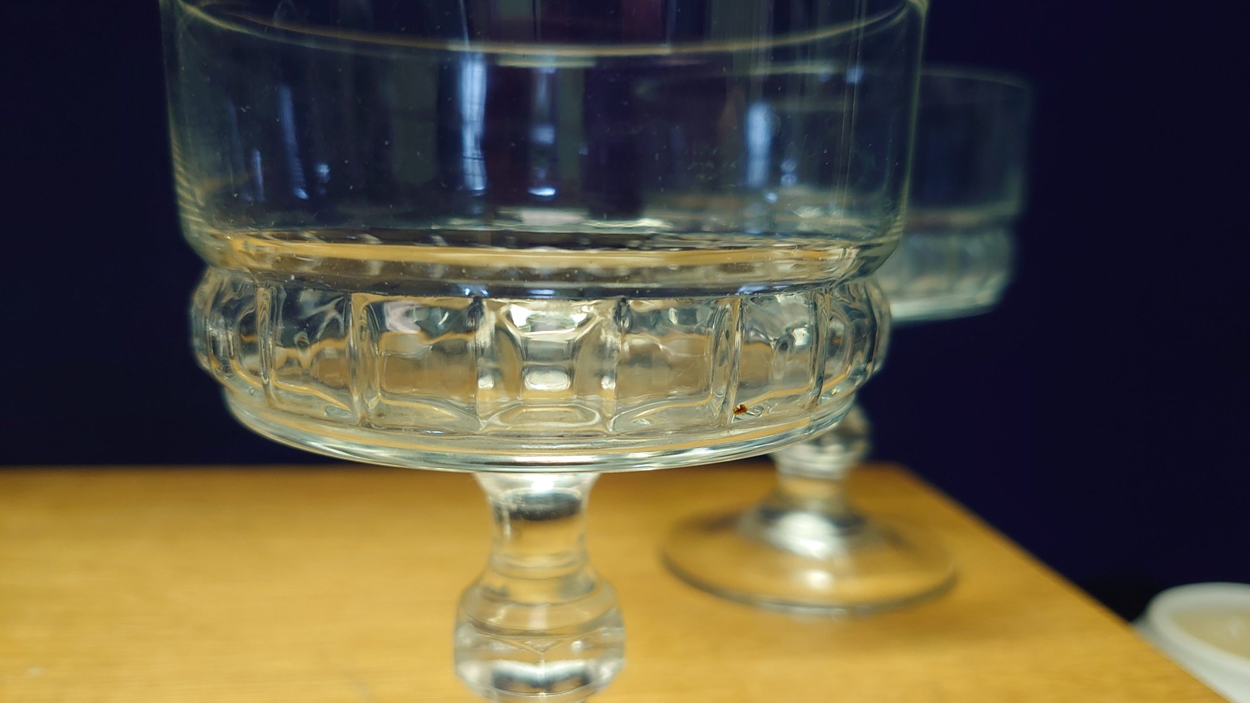 Retro set of Four Coupe Glasses - 11cm tall - Lozenge Pattern - Good Condition! - Image 8