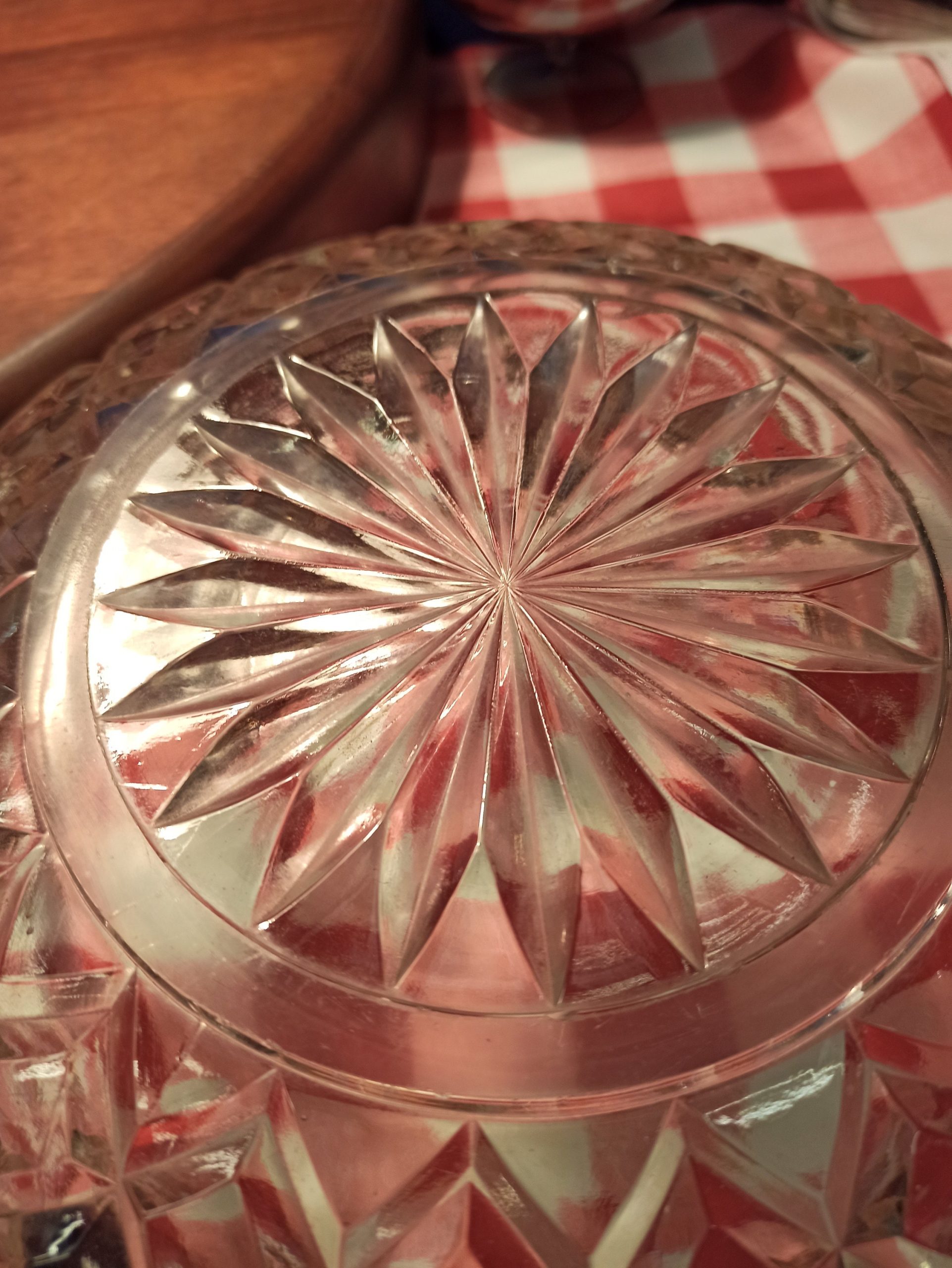 Very Large Glass Fruit Bowl. Good Condition. - Image 7