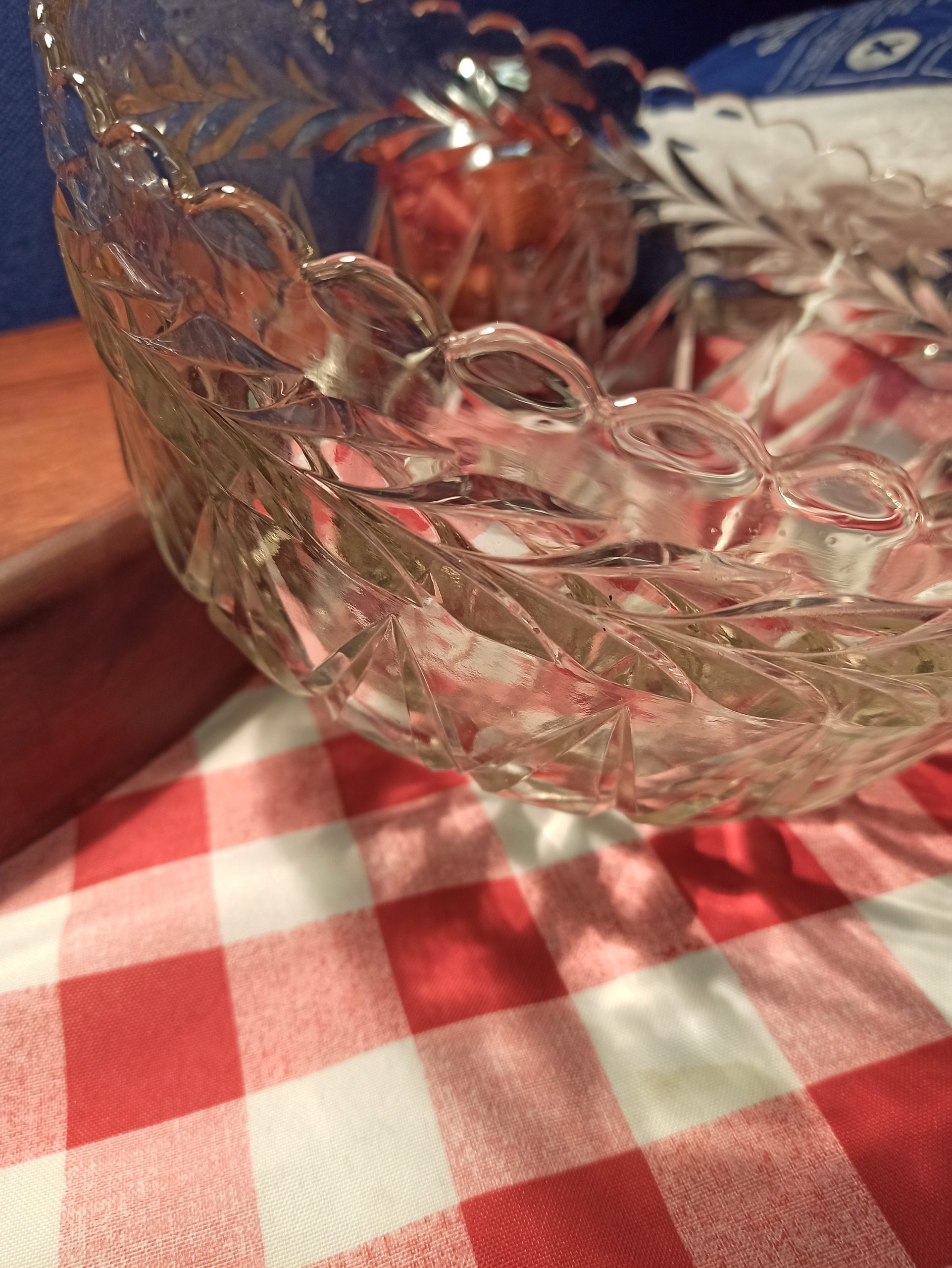 Very Large Glass Fruit Bowl. Good Condition. - Image 8