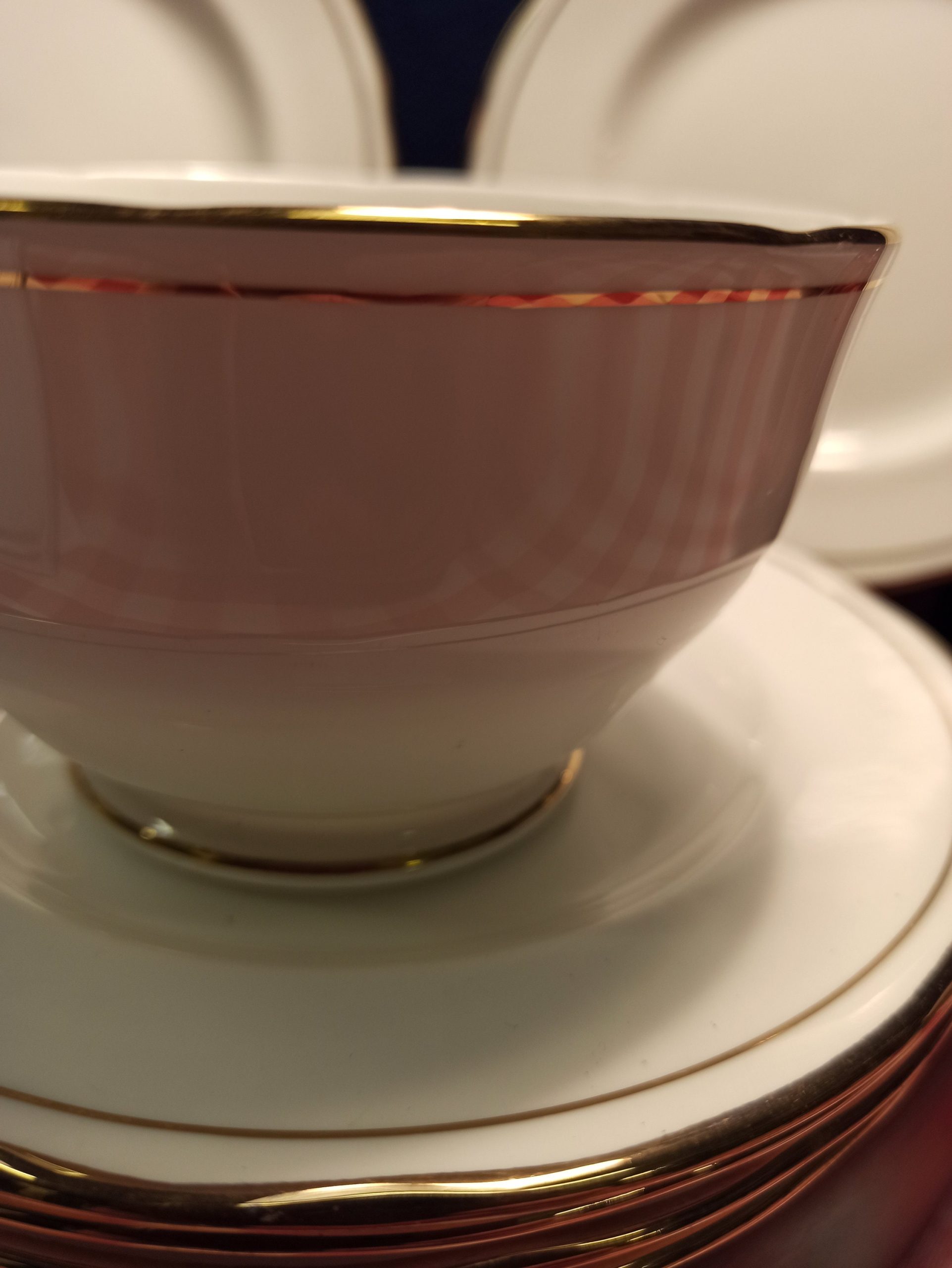 Duchess Ascot Bone China - 6 Side Plates and Sugar Bowl. Very Good Condition. - Image 9