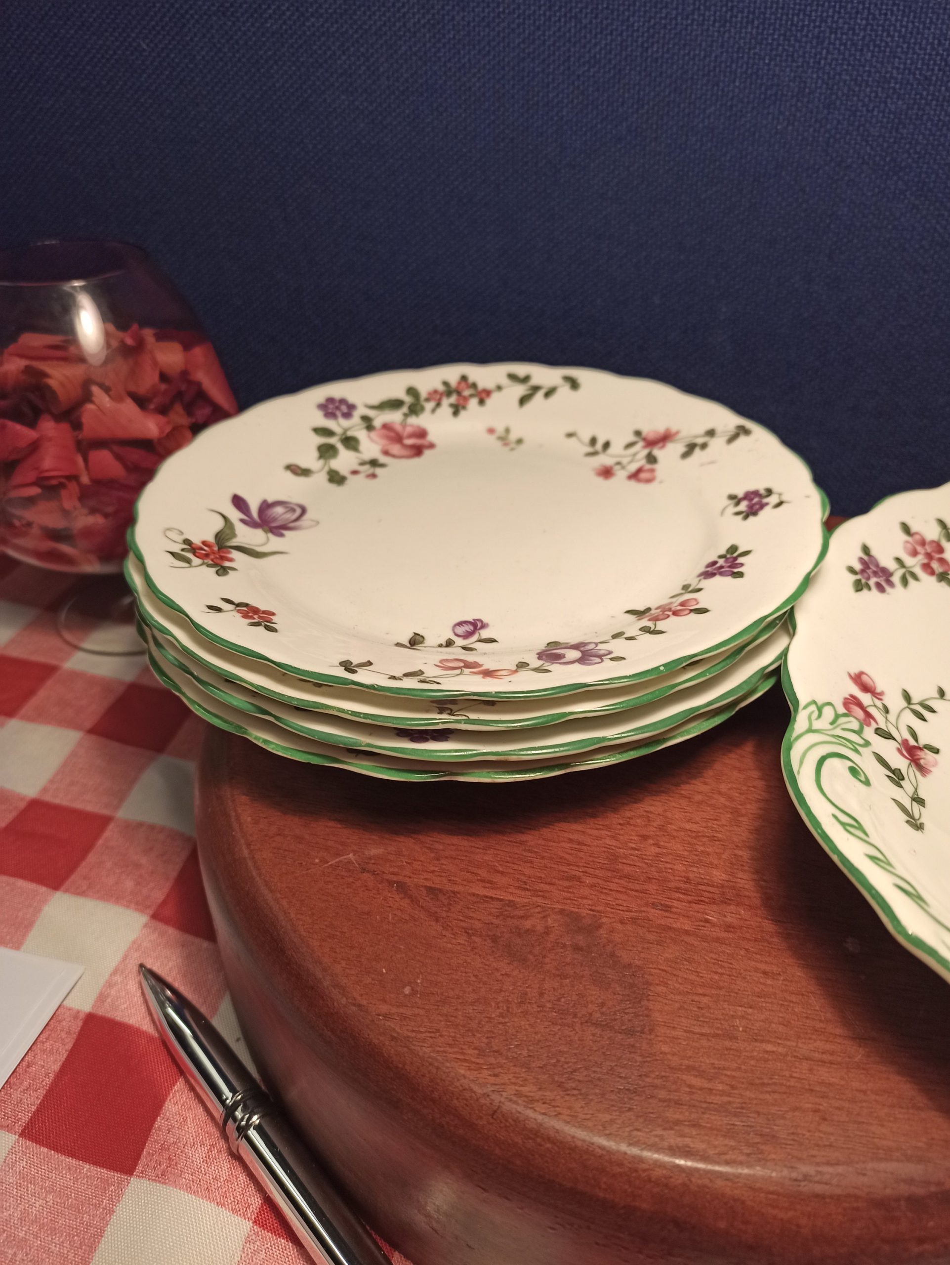 Atlas China 5 Piece Set. 4 Plates and Sandwich / Cake Plate. Good Condition. c1940s. - Image 6