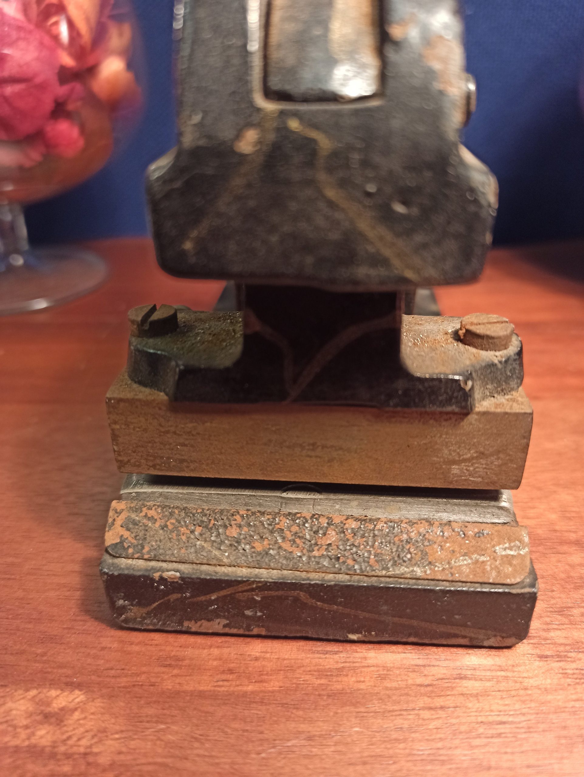Vintage Seal / Embosser From Holdeness House. Very Good Condition For Age. - Image 4