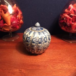 Vintage Ornamental Chinese / Japanese Porcelain Pot With Lid. Very Good Condition.