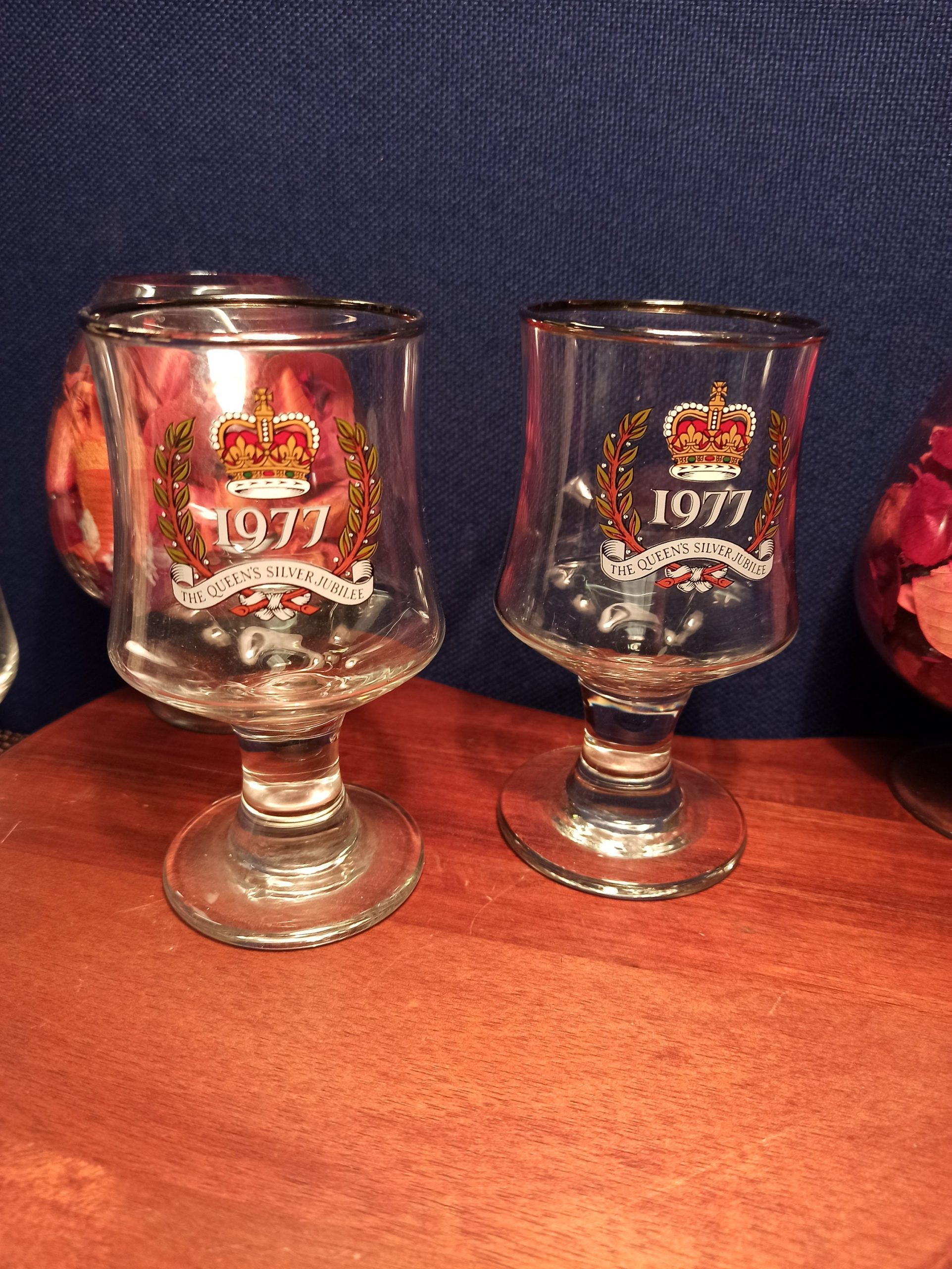 Pair of Silver Jubilee Glasses. (1977). Excellent Condition.