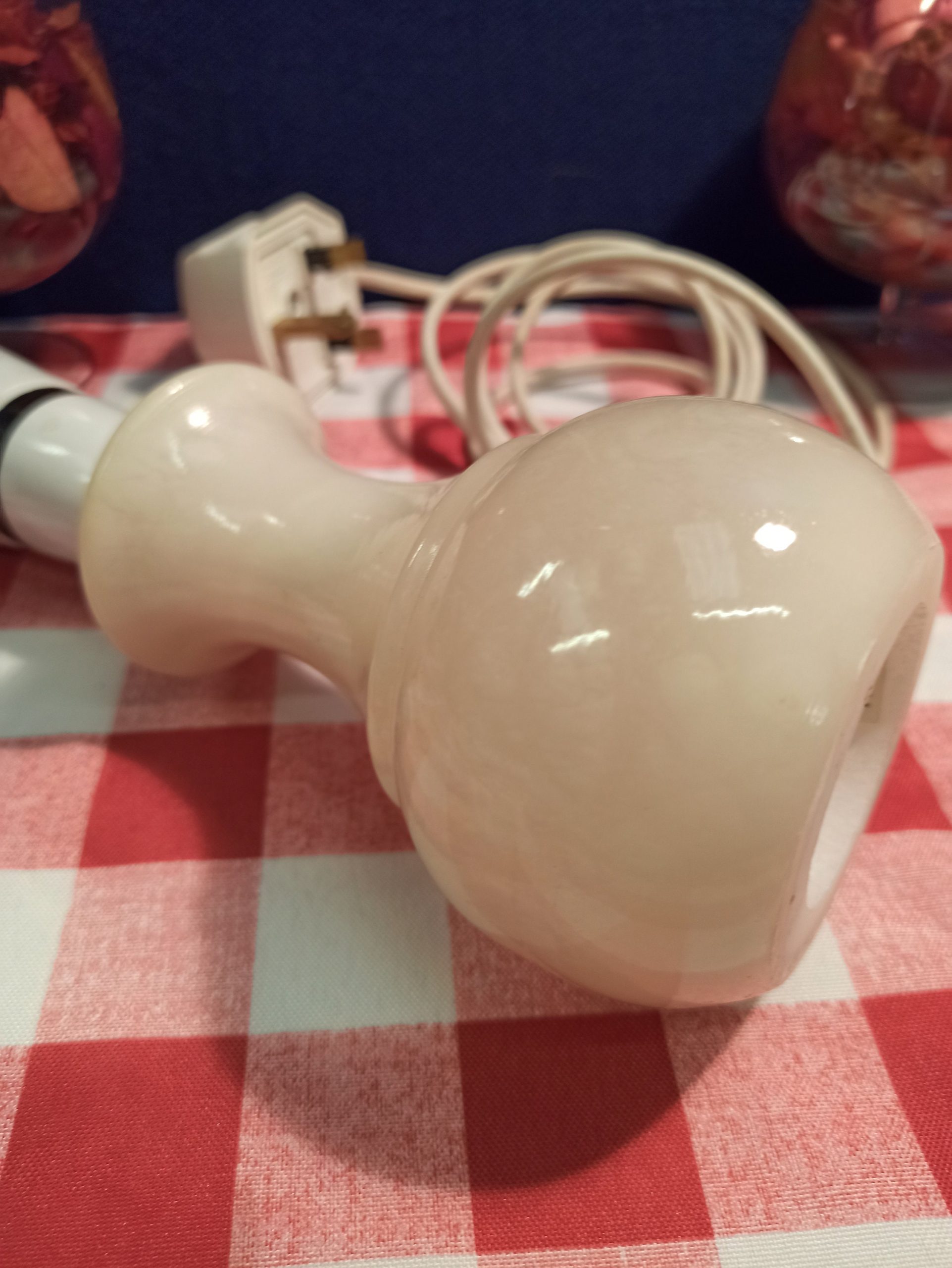 Small Onyx Lamp. Excellent Condition. - Image 6