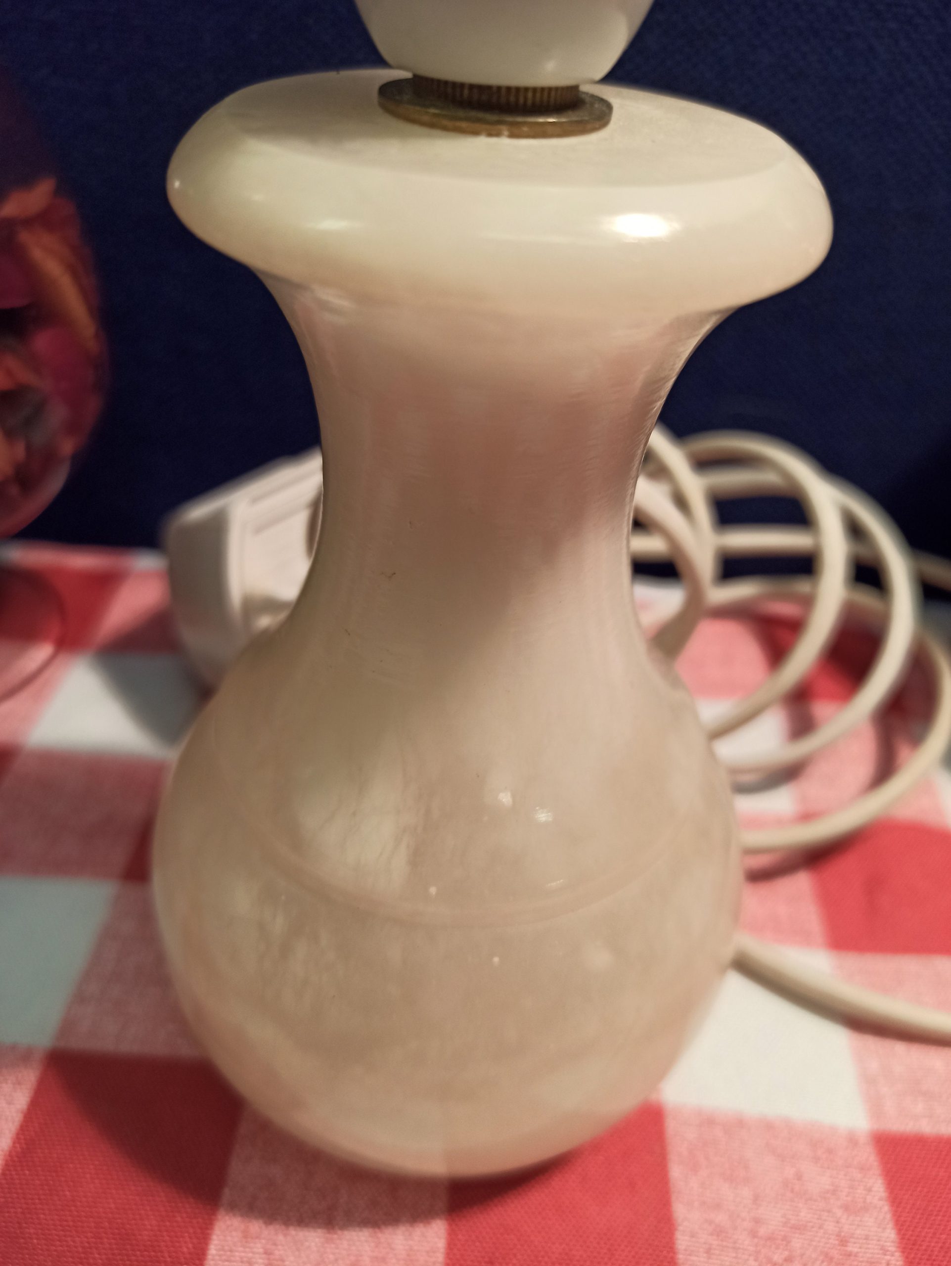 Small Onyx Lamp. Excellent Condition. - Image 4
