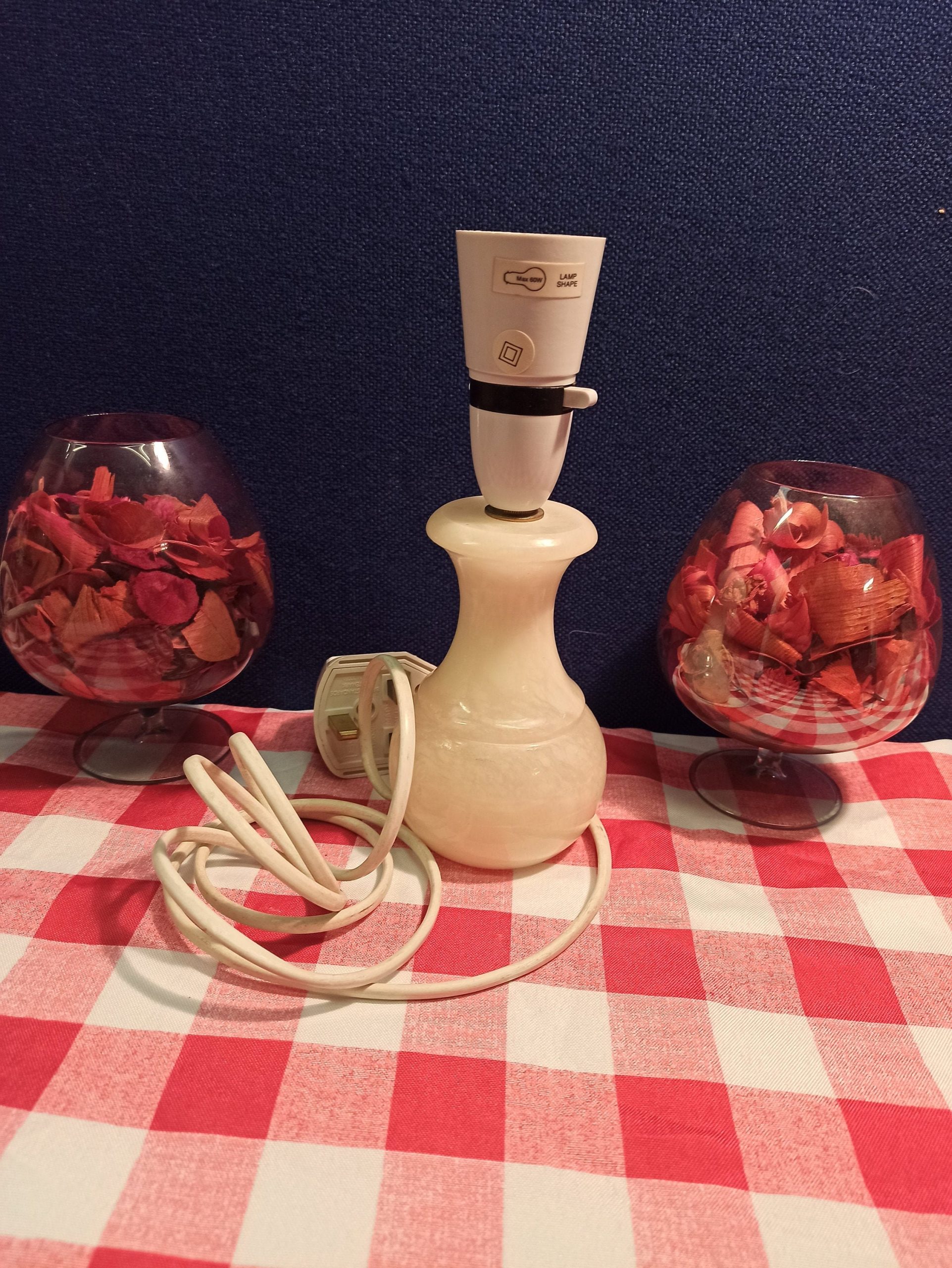 Small Onyx Lamp. Excellent Condition.
