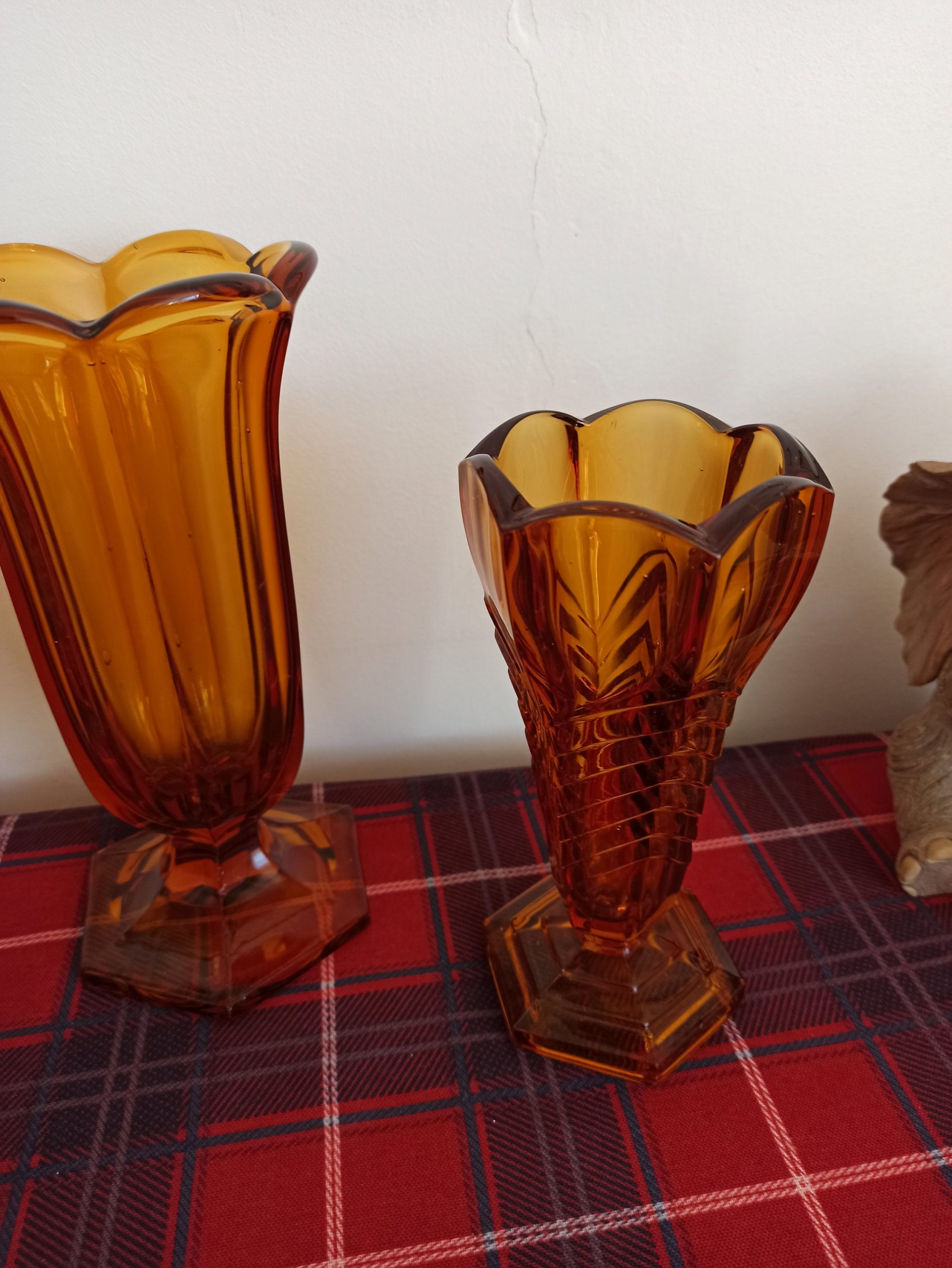 Trio of Amber Art Deco Style Vases. Excellent Condition. - Image 4
