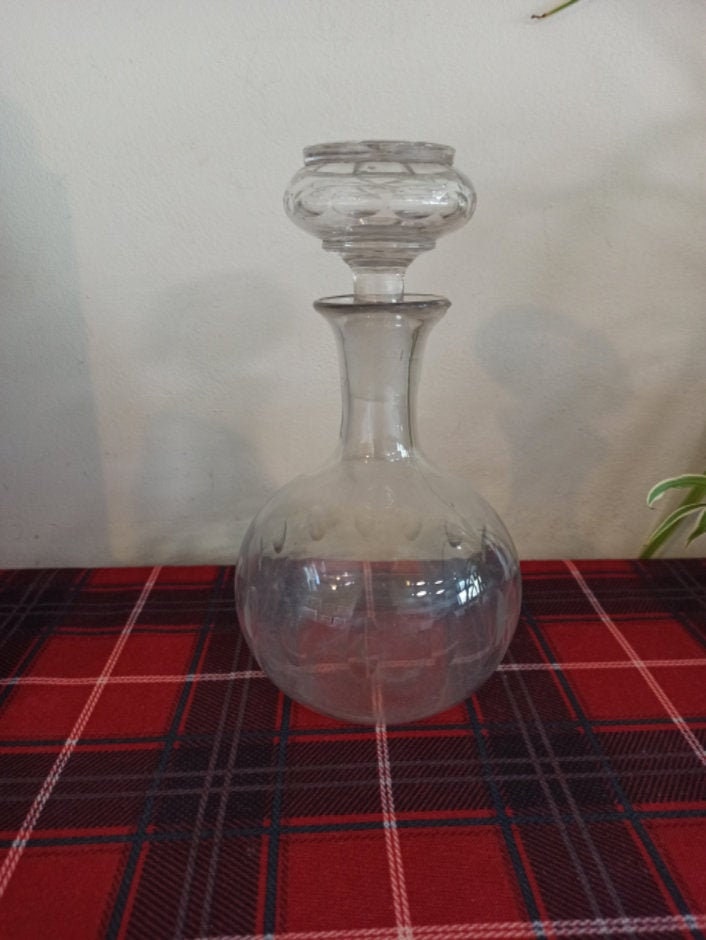 Art Deco Glass Decanter. Very Good Condition.