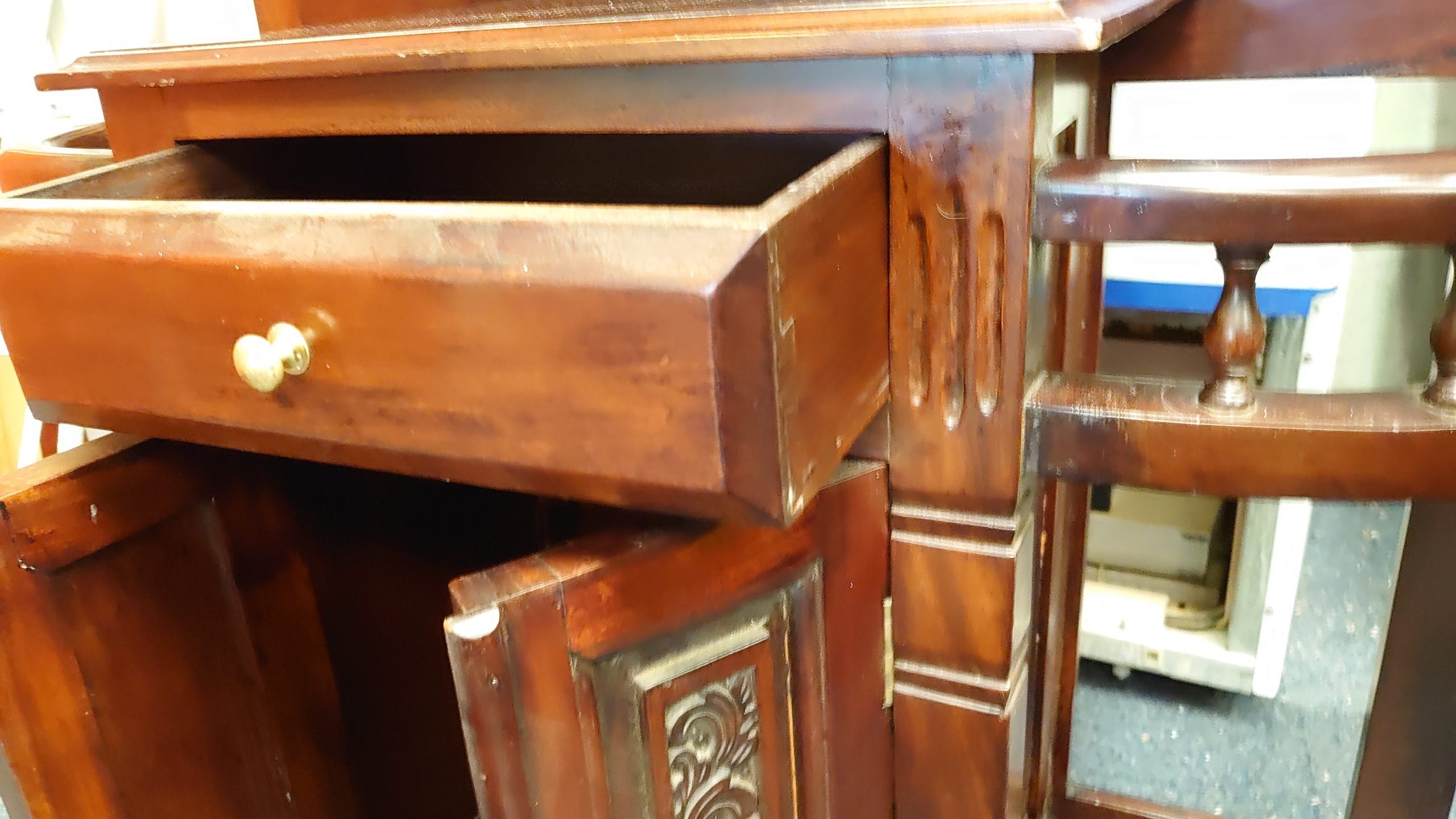 Victorian Reproduction Hallway Stand with Candle Sconces - 1980s/90s. Very good condition. Mahogany-effect - 2.26m tall 0.98m wide 0.4m dep - Image 8