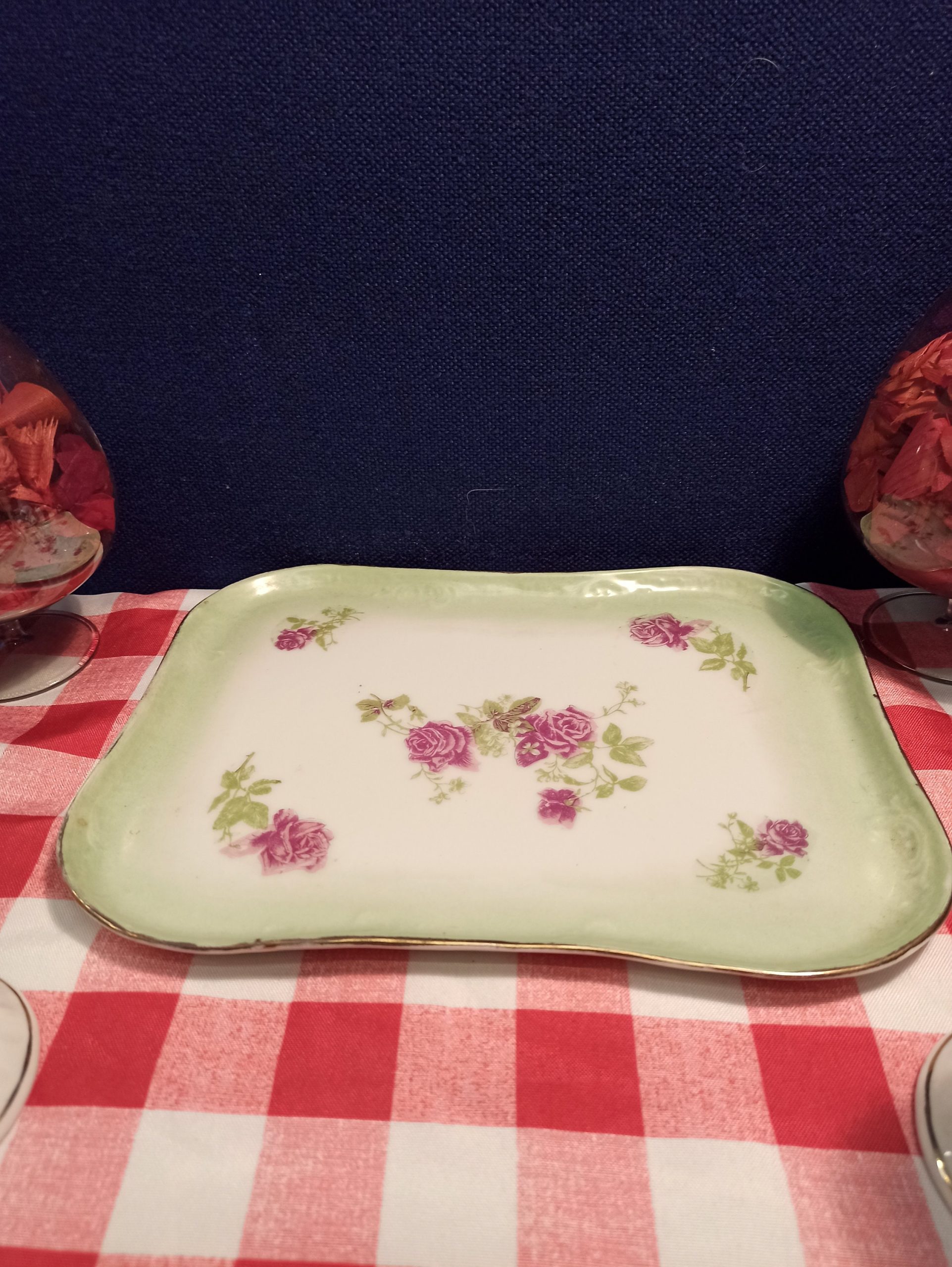 Decorative Dressing Table Vanity Set. Dressing Table Base, Two Candlesticks and Ring Tree. Very Good Condition. - Image 6
