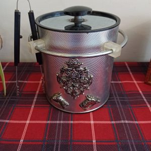Retro Japanese Plastic Ice Bucket With Tongs. Very Good Condition.