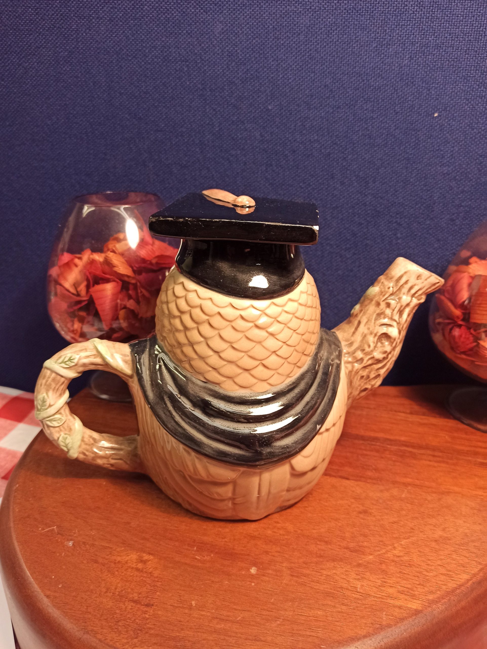 Vintage Novelty Teapot. Graduation Owl. - Image 3