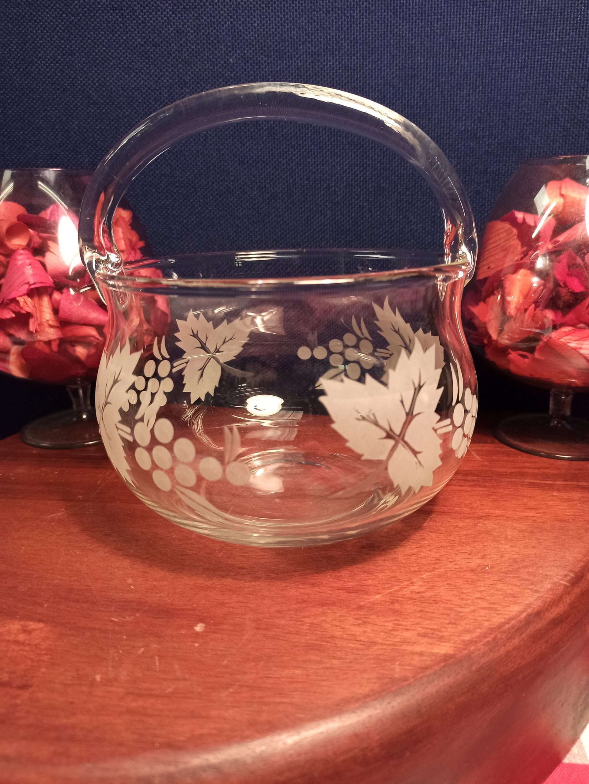 Glass Fruit Basket with Handle. Leaf Design. Excellent Condition. - Image 2