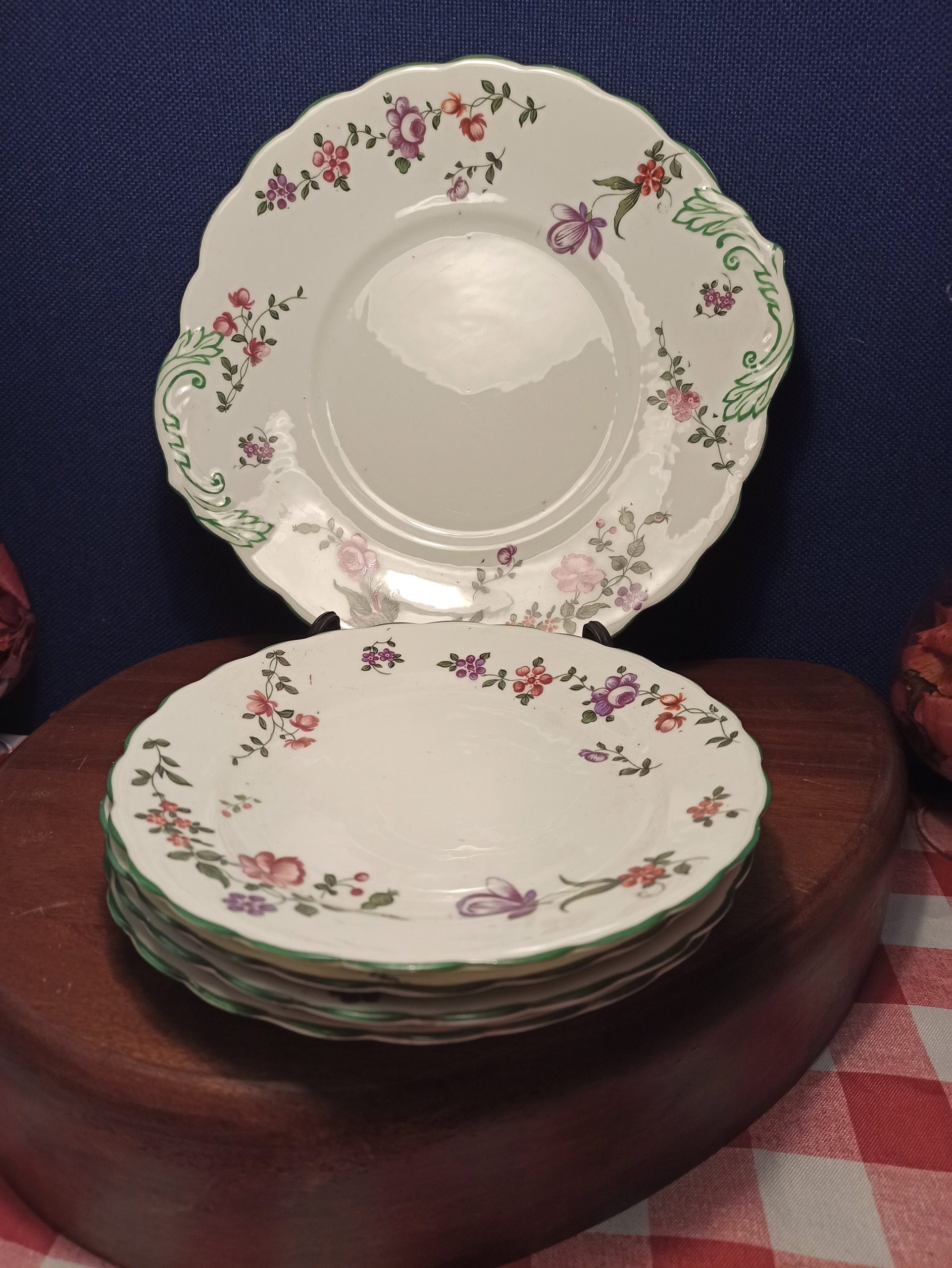 Atlas China 5 Piece Set. 4 Plates and Sandwich / Cake Plate. Good Condition. c1940s.
