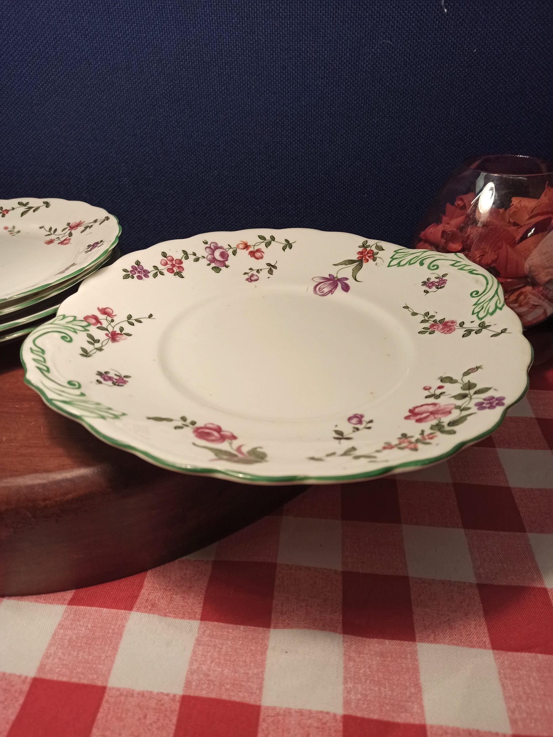 Atlas China 5 Piece Set. 4 Plates and Sandwich / Cake Plate. Good Condition. c1940s. - Image 5