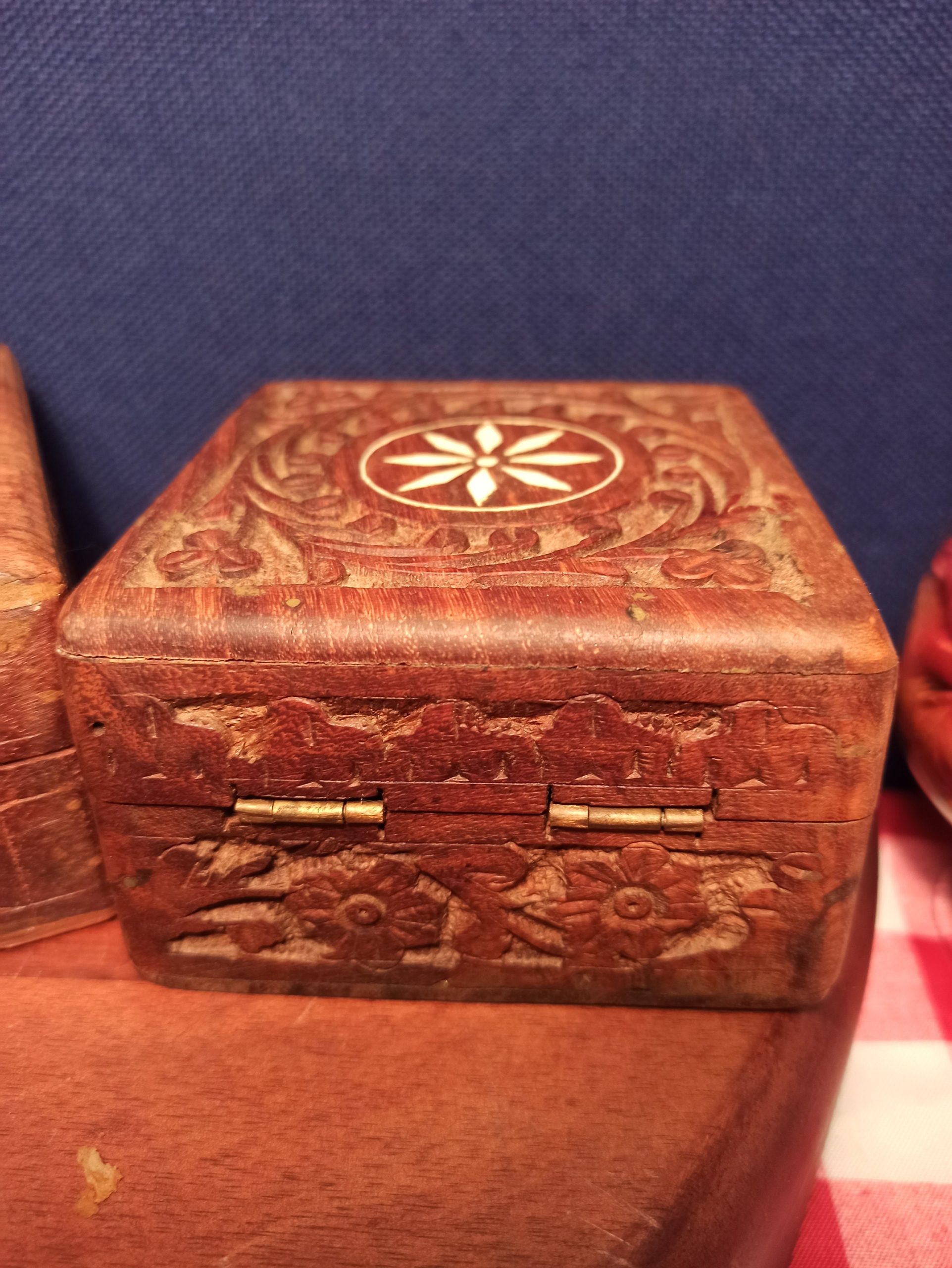 Pair of Carved Wooden Jewellery Boxes With Mother of Pearl Inlay. Good Condition. - Image 4