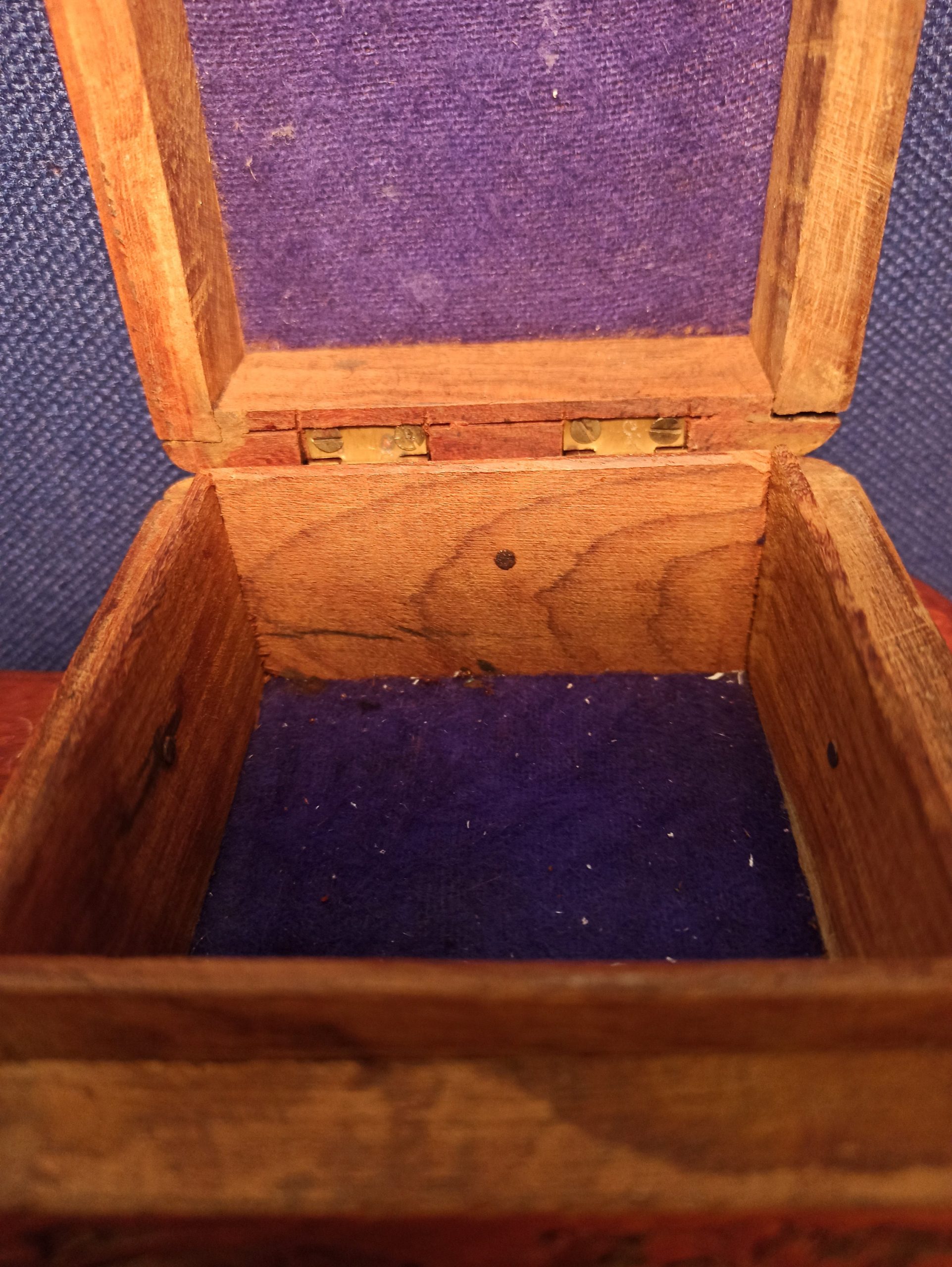 Pair of Carved Wooden Jewellery Boxes With Mother of Pearl Inlay. Good Condition. - Image 5