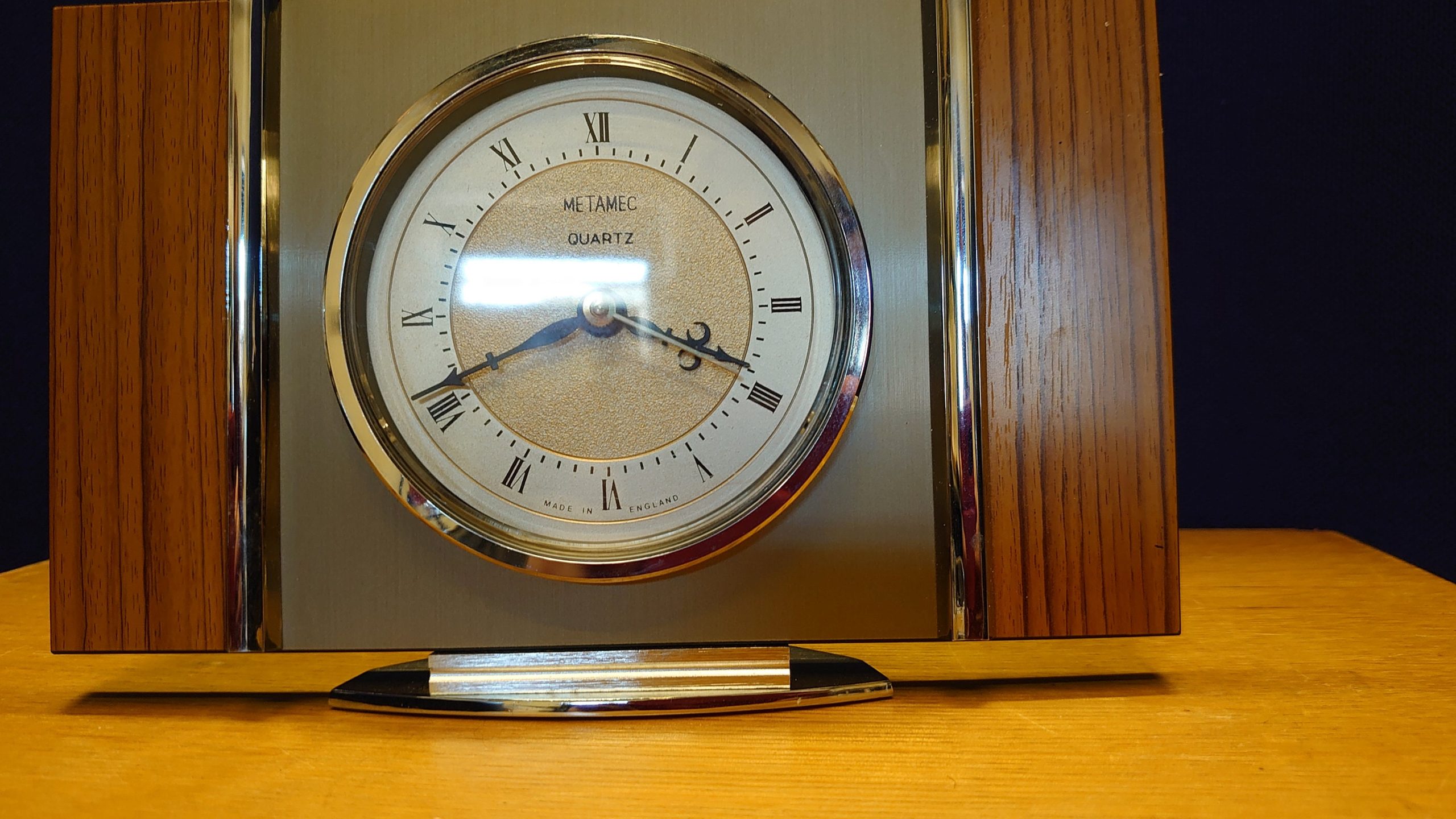 Metamec 1960s Quartz Clock. Roman Numerals. 20.5cm wide - Fully Working - Excellent Condition - Battery Operated - Image 5