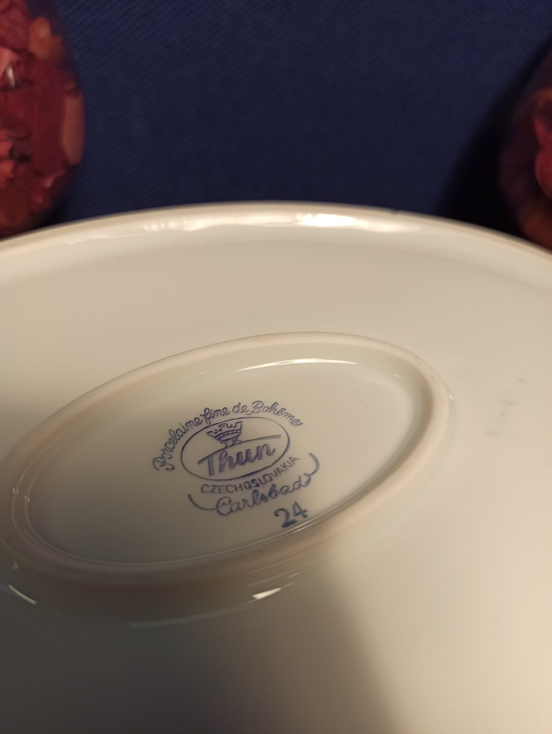 Carlsbad Fine Porcelain Thun Vegetable Tureen. Very Good Condition. - Image 8