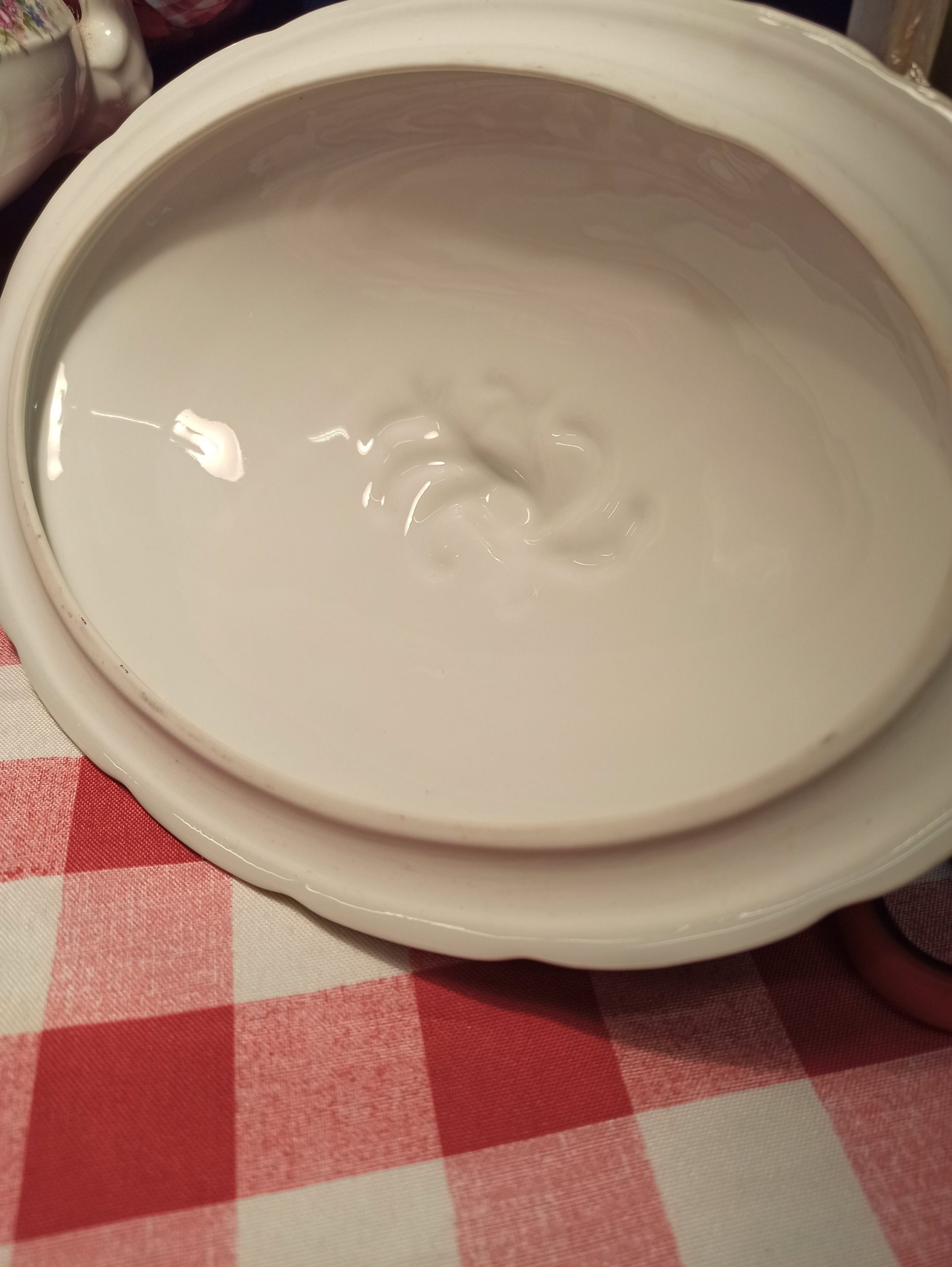 Carlsbad Fine Porcelain Thun Vegetable Tureen. Very Good Condition. - Image 7