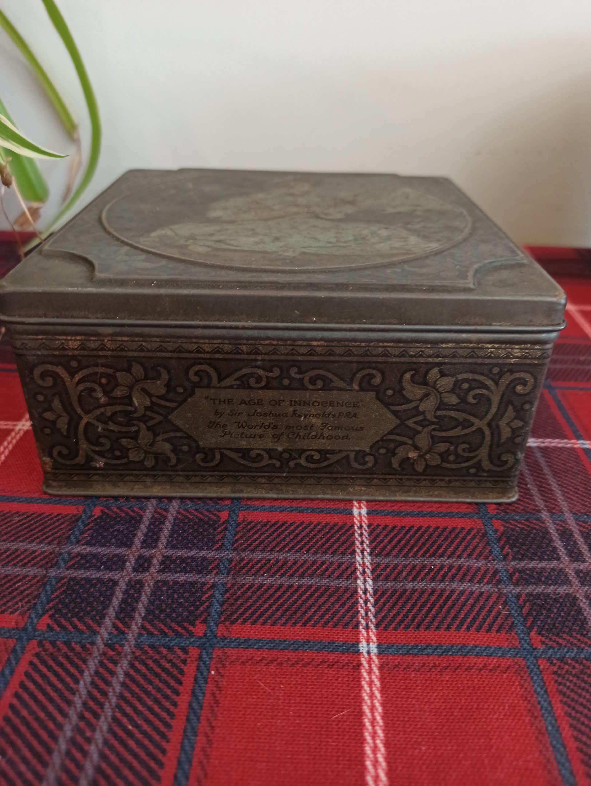 Vintage Thornes Toffee Tin. 'The Age of Innocence'. - Image 3