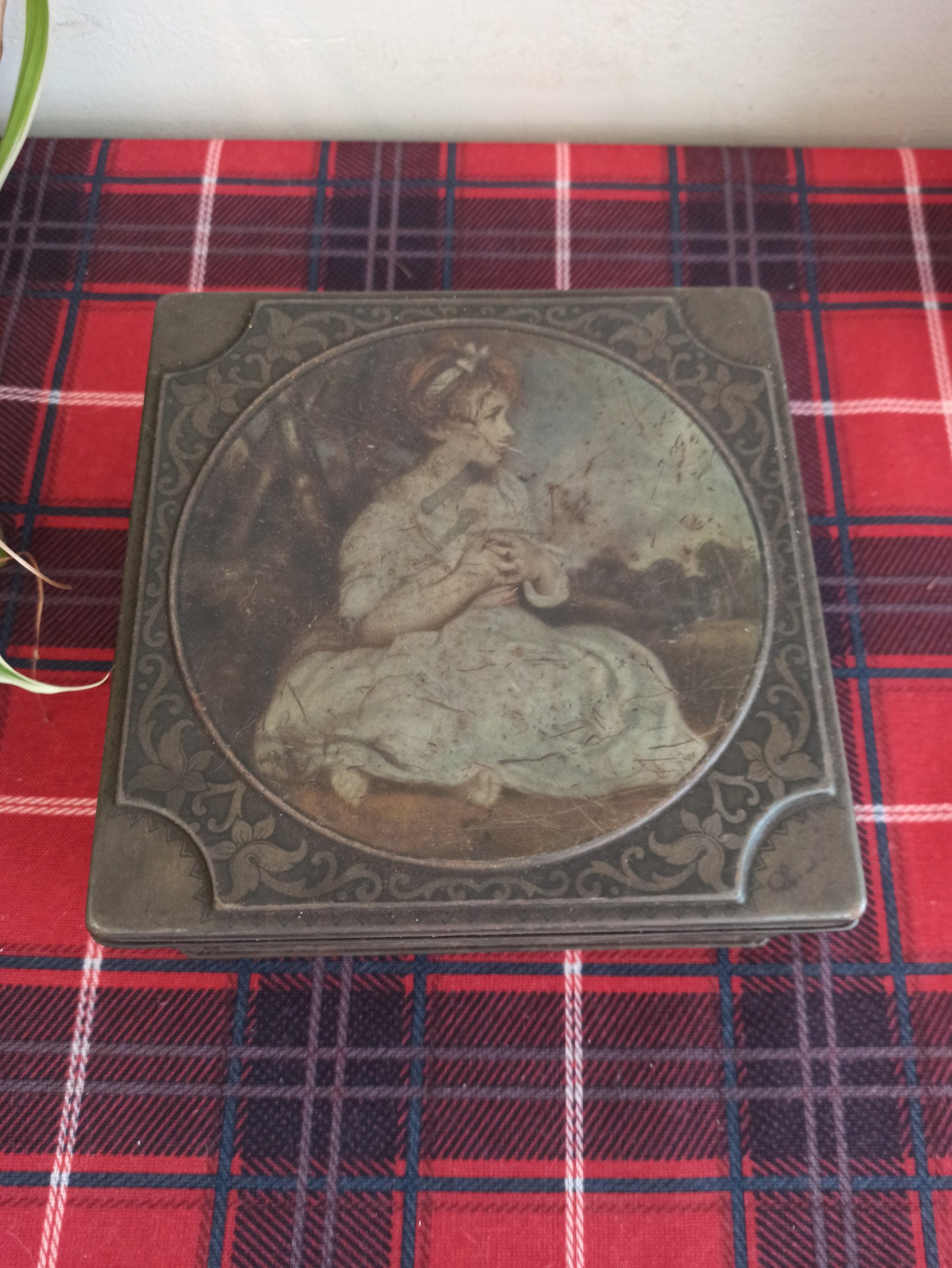 Vintage Thornes Toffee Tin. 'The Age of Innocence'. - Image 10