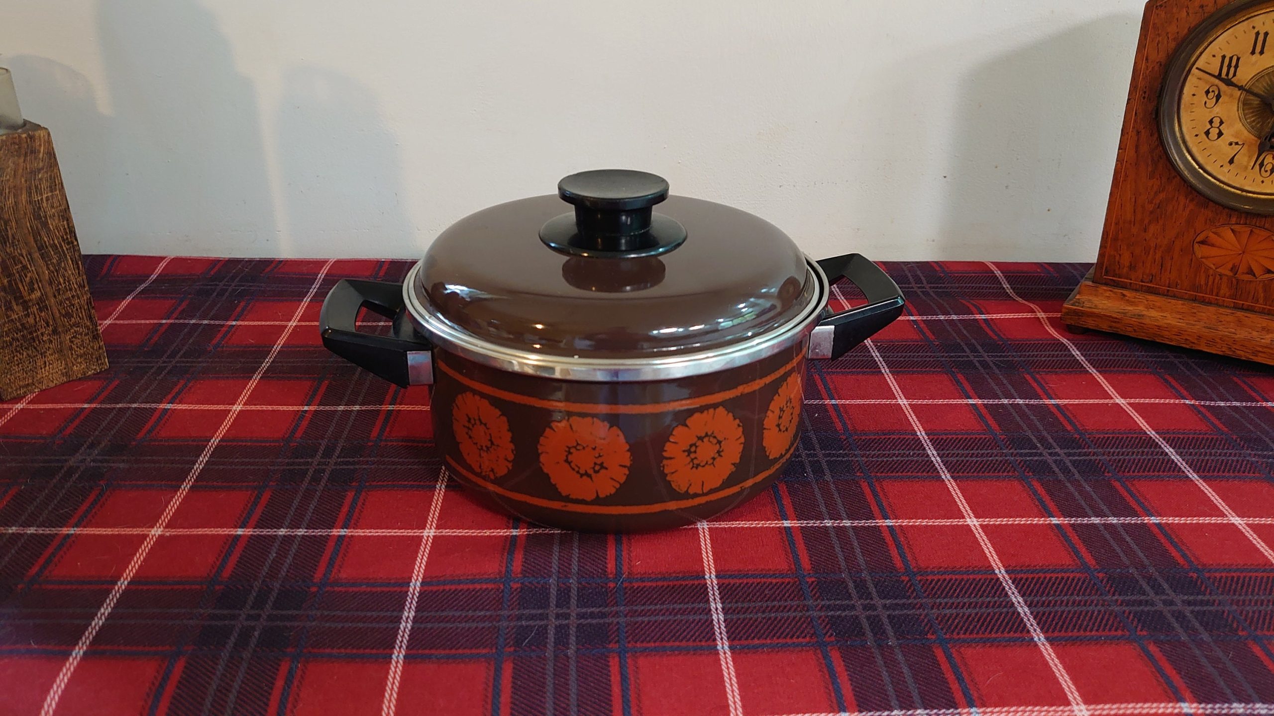 Retro 1970s Casserole Pot or Two Handled Saucepan - Good Condition - Vintage Kitchenware - Image 3
