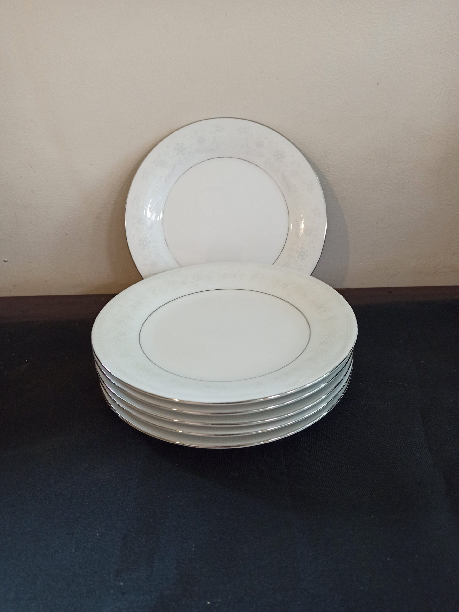 Vintage Liling 6 China Dinner Plates. Very Good Condition. - Image 2