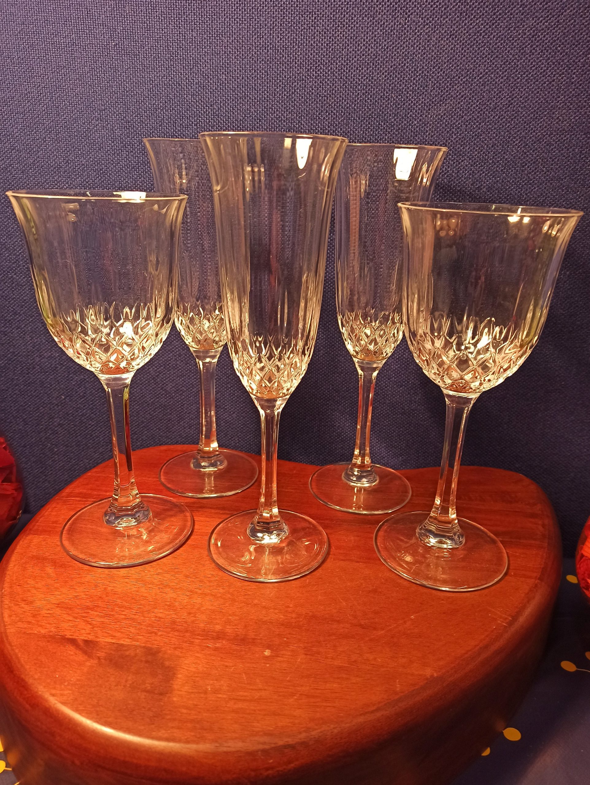 Set of 3 Champagne Flutes And 2 Lead Crystal Wine Glasses. Excellent Condition. - Image 2