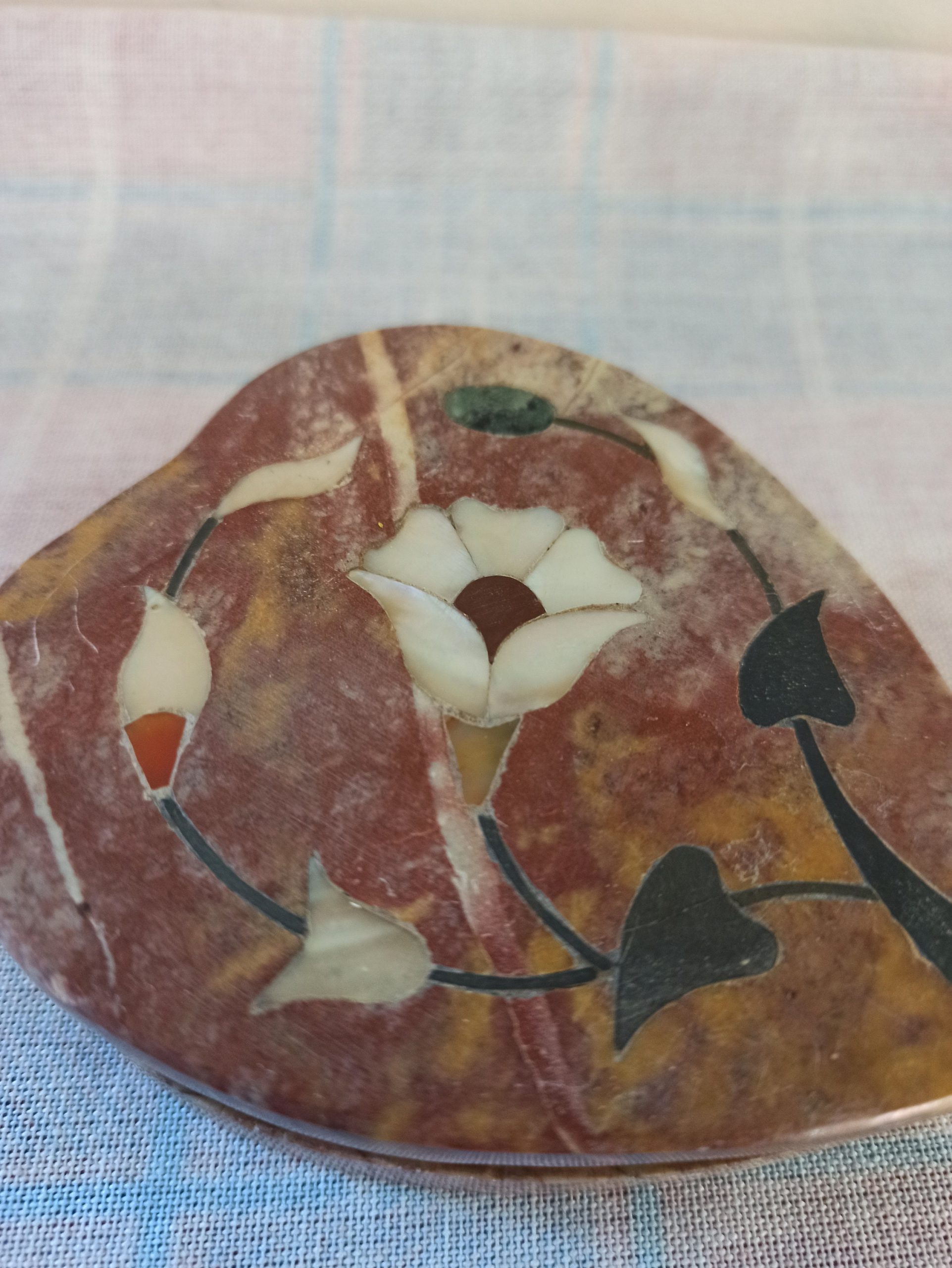 Indian or African Carved Stone Heart Shaped Trinket Box With Inlayed Mother Of Pearl. - Image 2