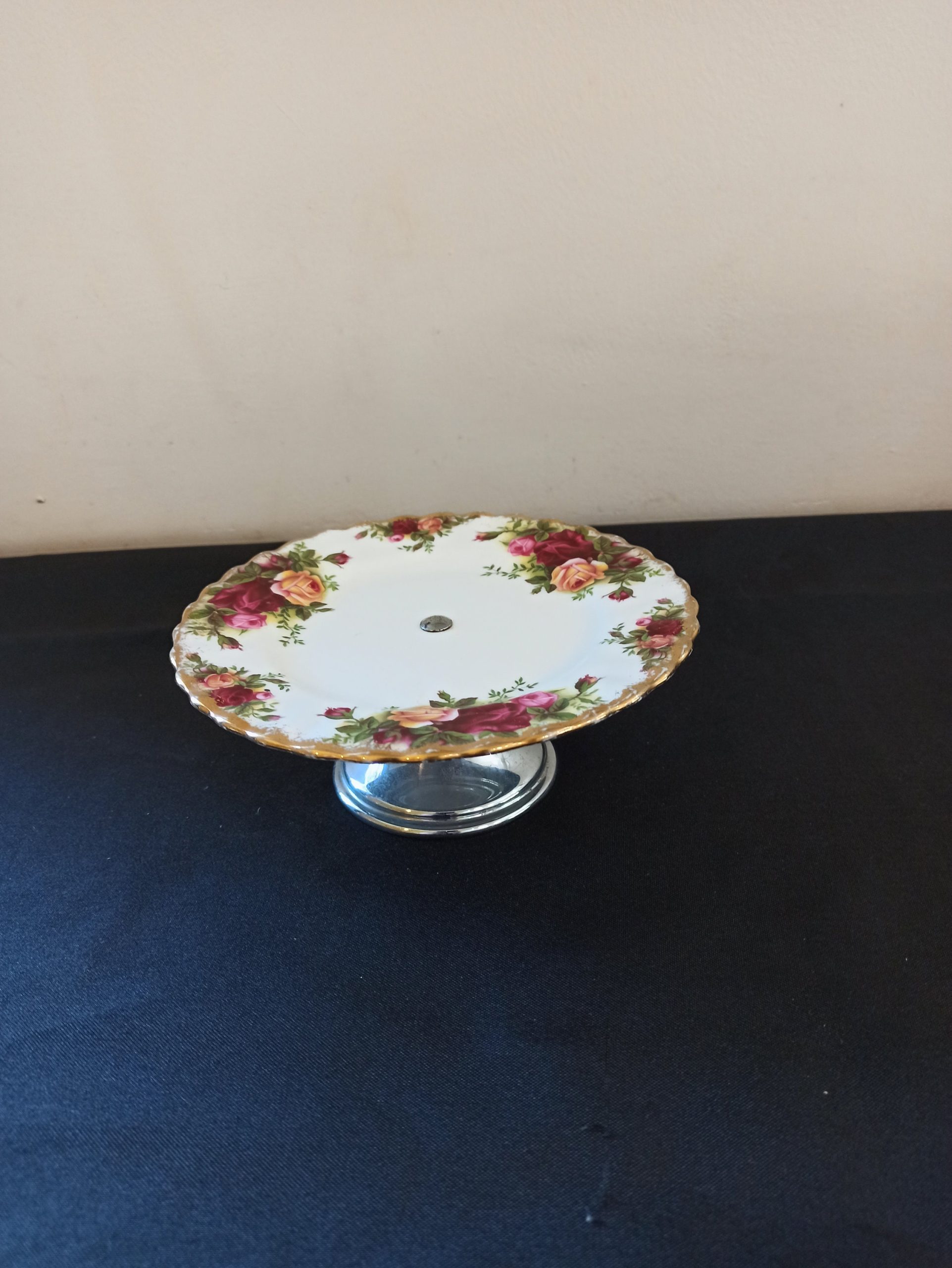 Old Country Roses Royal Albert Pedestal Cake Stand. Good Condition. - Image 2